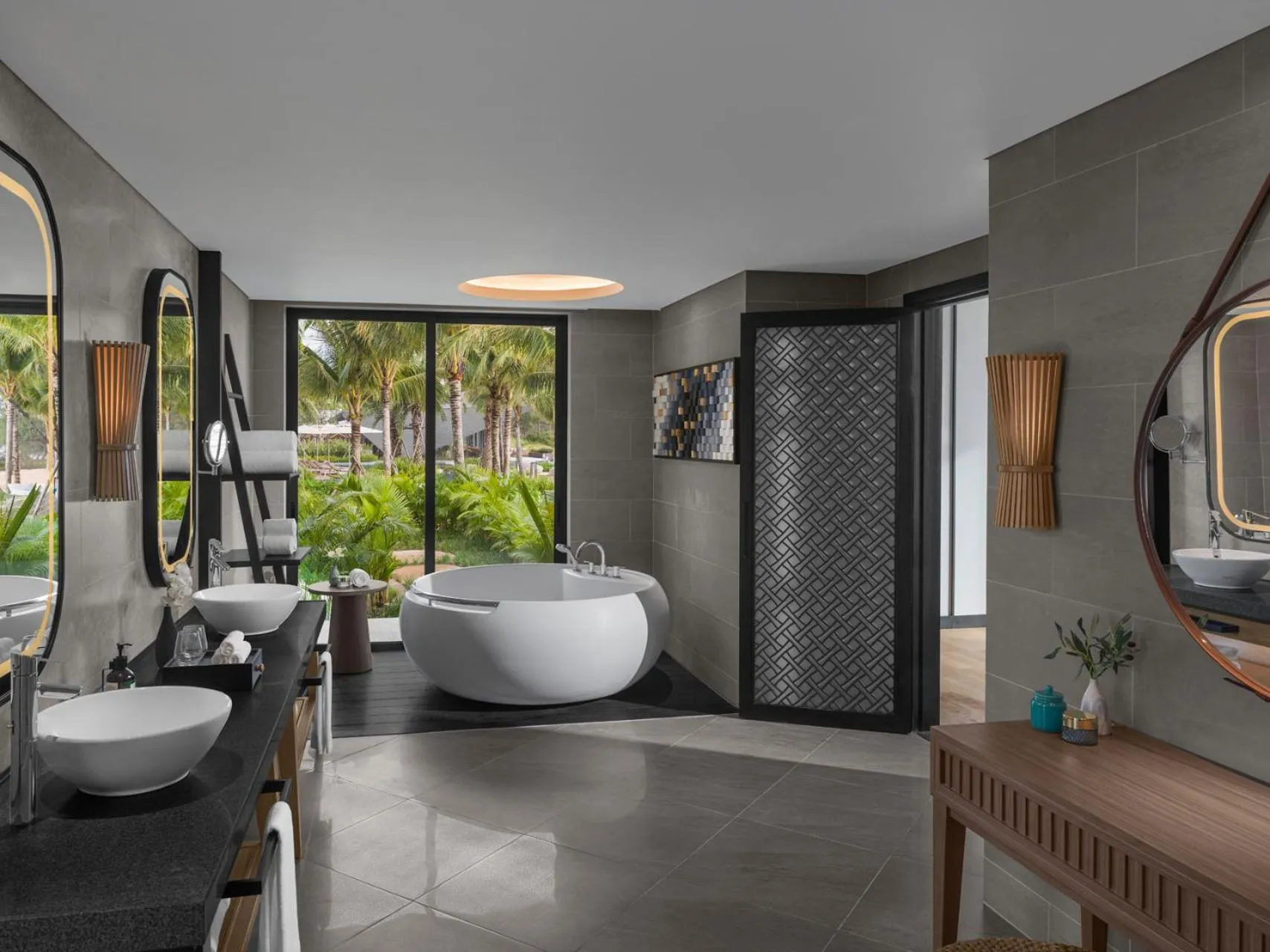 Bathroom in Crowne Plaza Phu Quoc Starbay by IHG