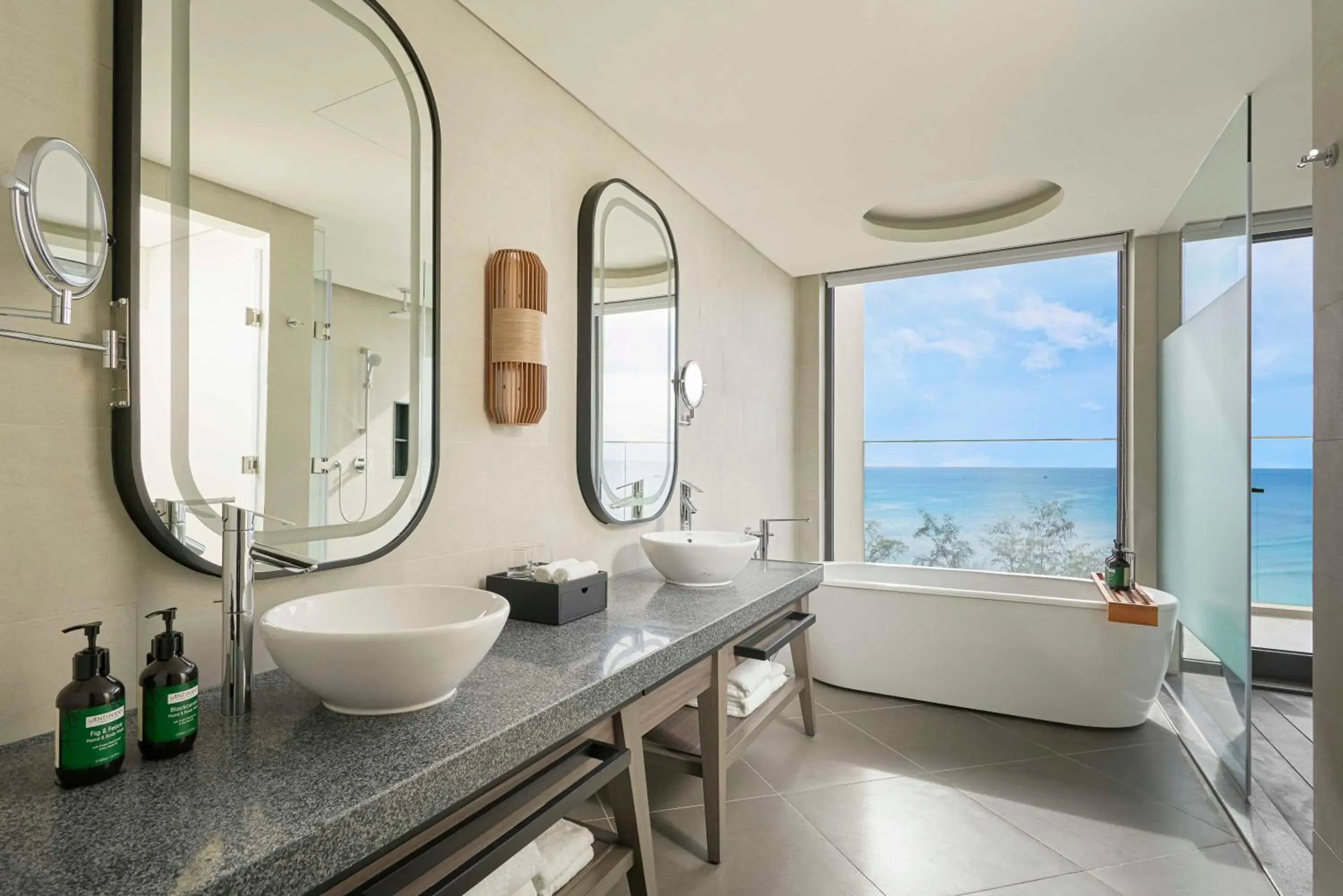 Bathroom in Crowne Plaza Phu Quoc Starbay by IHG Bathroom in Crowne Plaza Phu Quoc Starbay by IHG