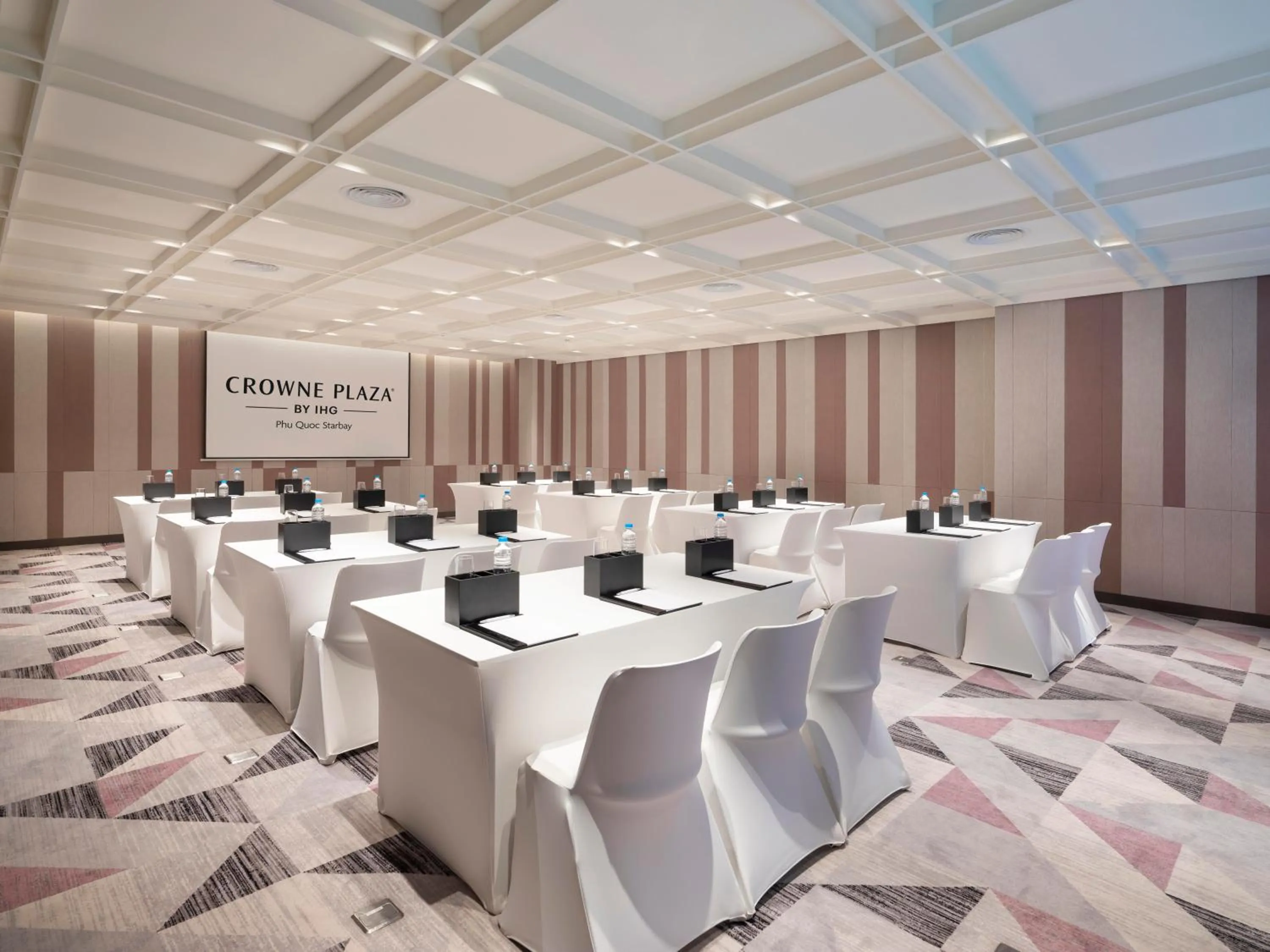 Meeting/conference room in Crowne Plaza Phu Quoc Starbay by IHG