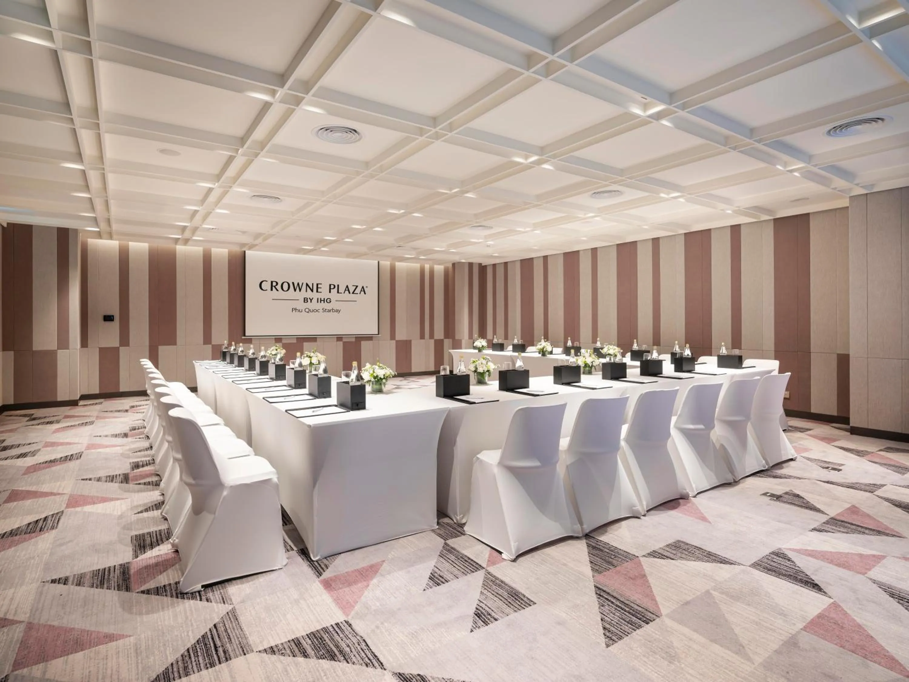 Meeting/conference room in Crowne Plaza Phu Quoc Starbay by IHG