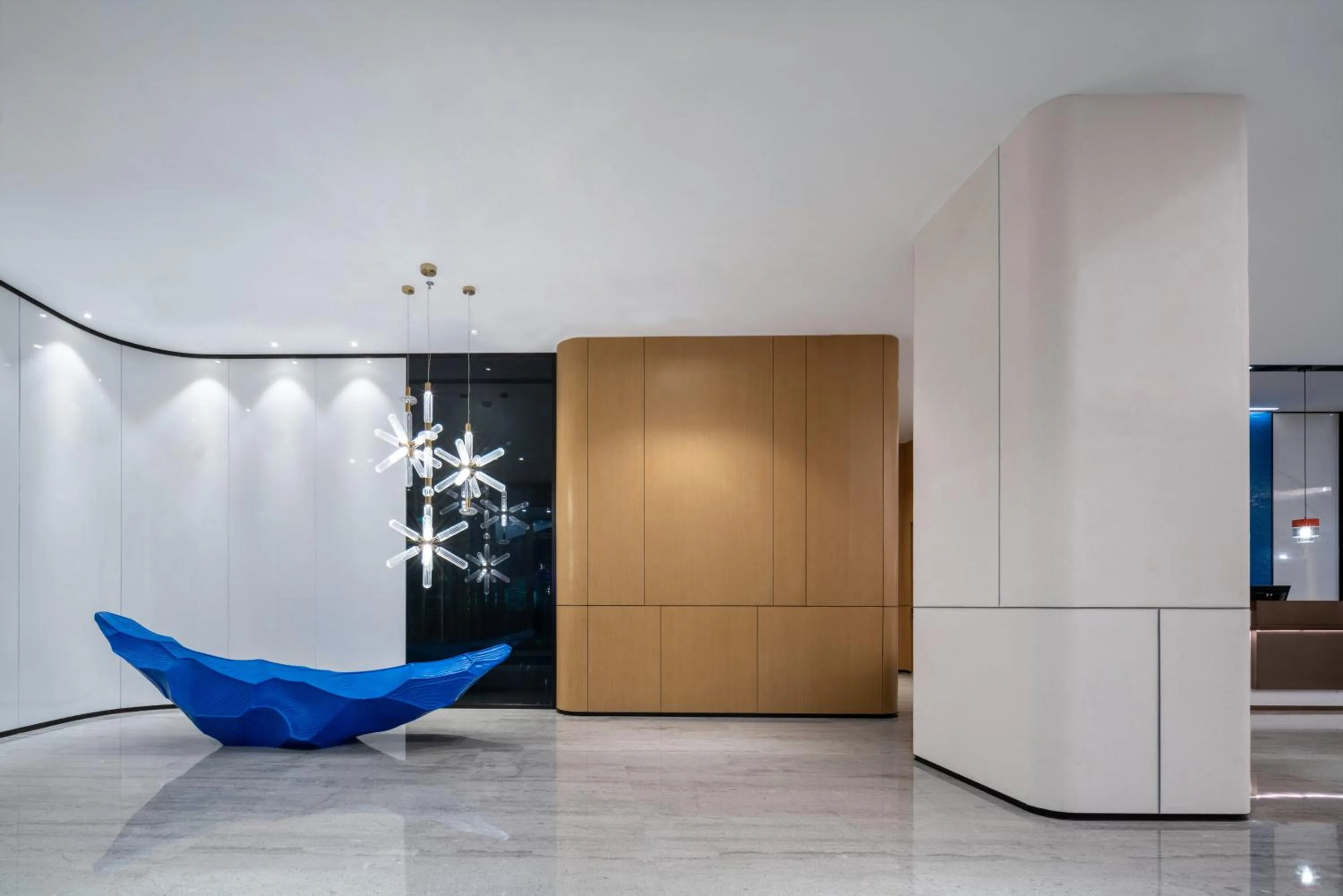 Communal lounge/ TV room in Holiday Inn Express Shenzhen Longhua by IHG