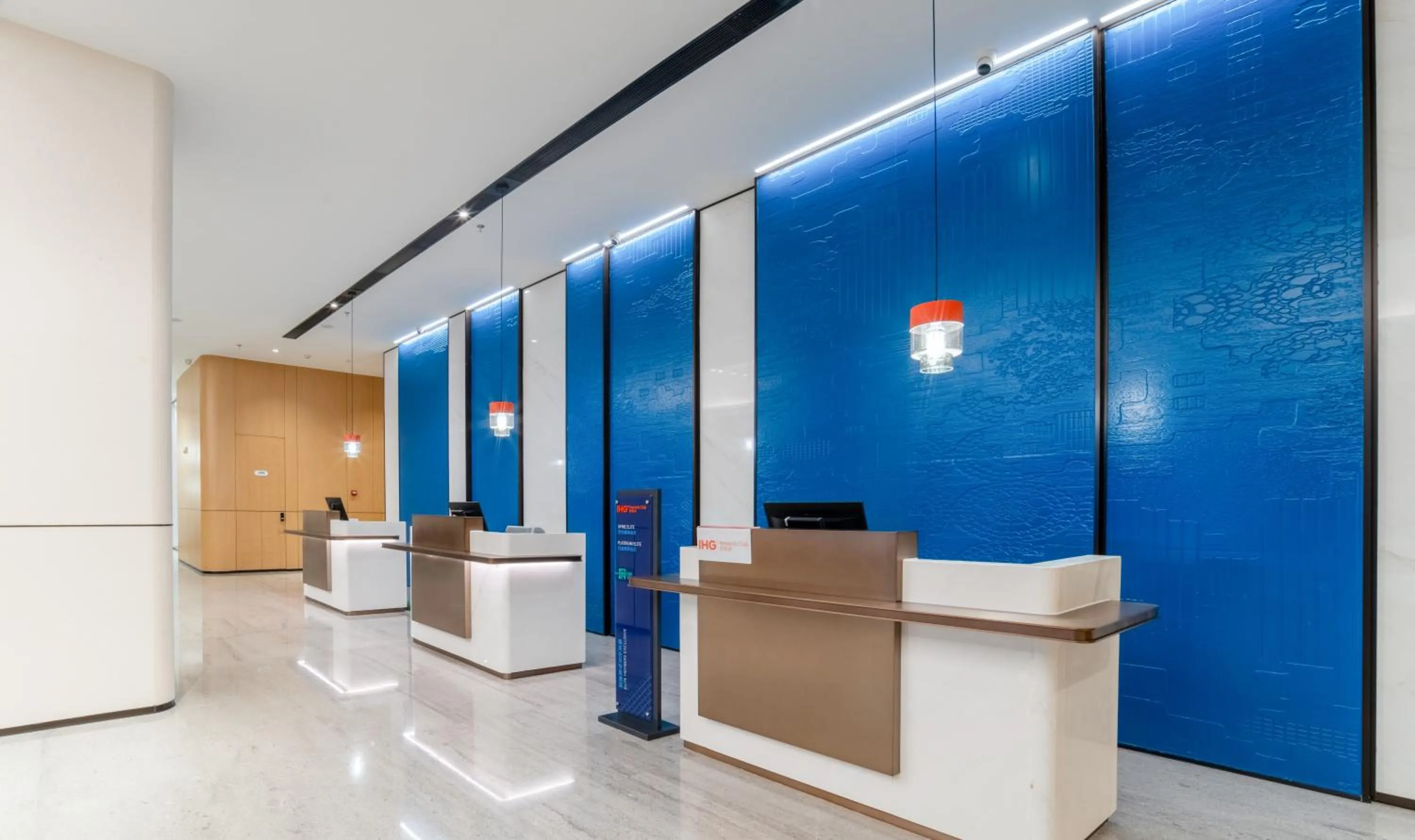 Lobby or reception in Holiday Inn Express Shenzhen Longhua by IHG