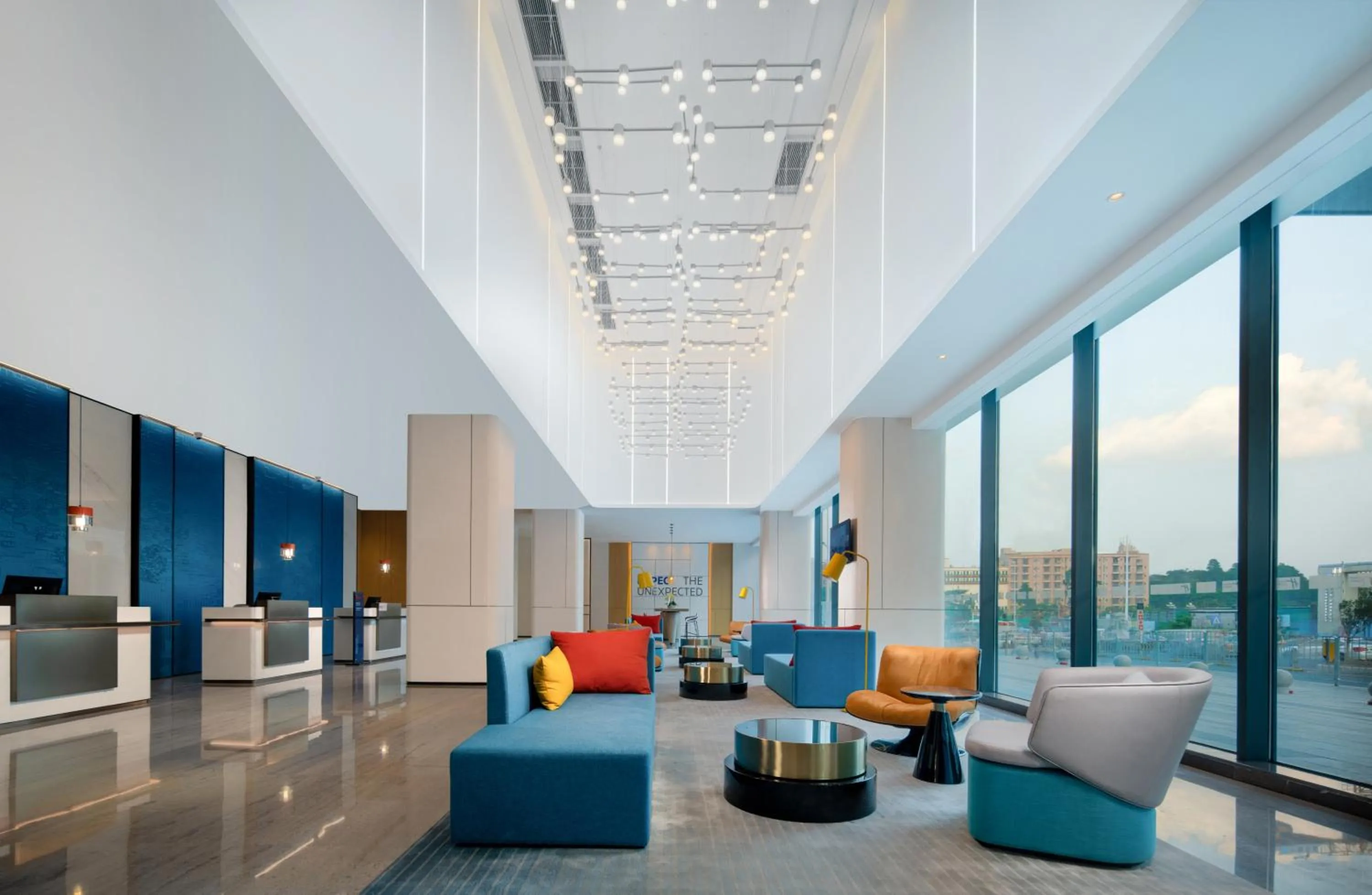 Lobby or reception in Holiday Inn Express Shenzhen Longhua by IHG