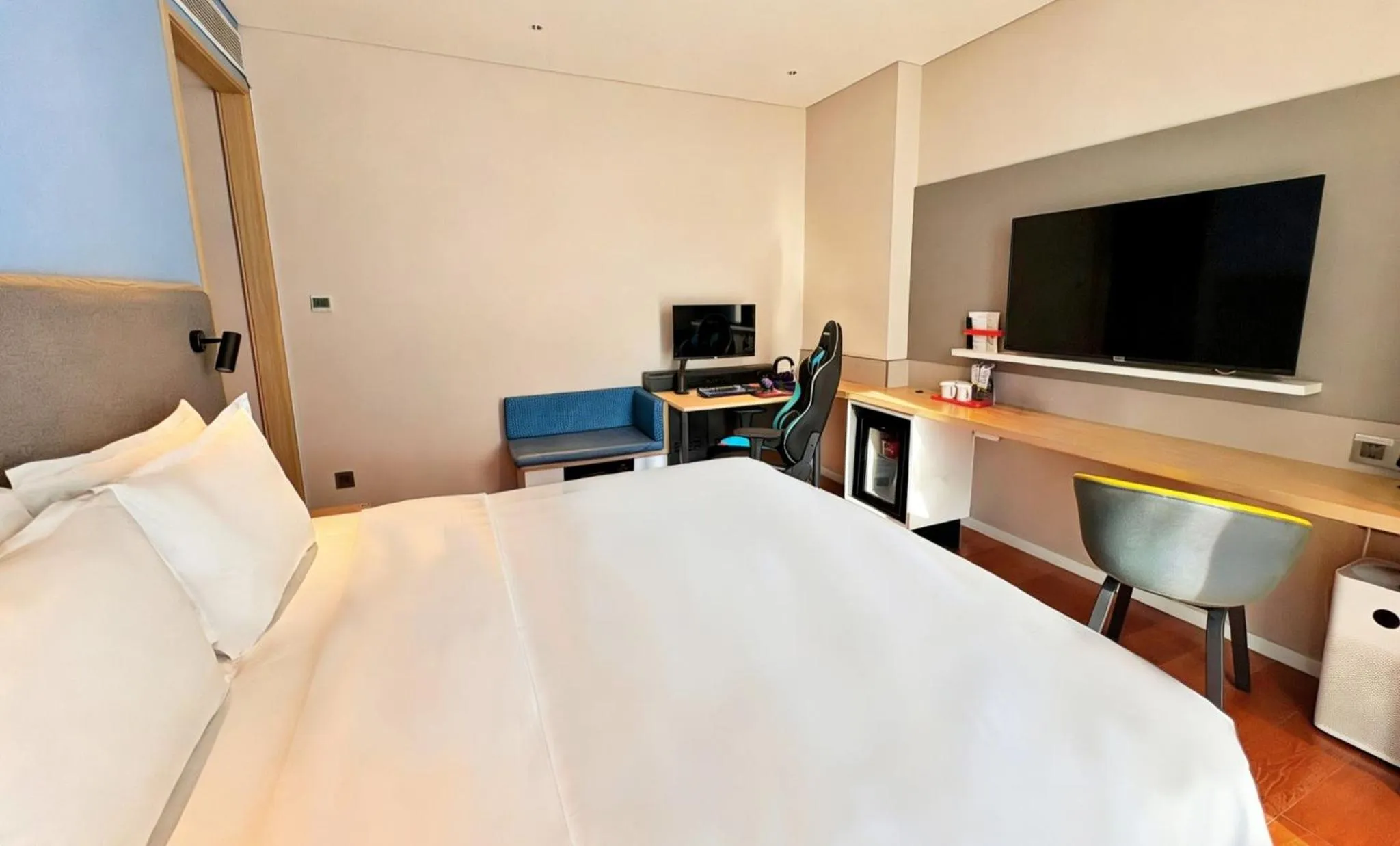 Photo of the whole room, Bed in Holiday Inn Express Beijing Yizhuang Tongminghu