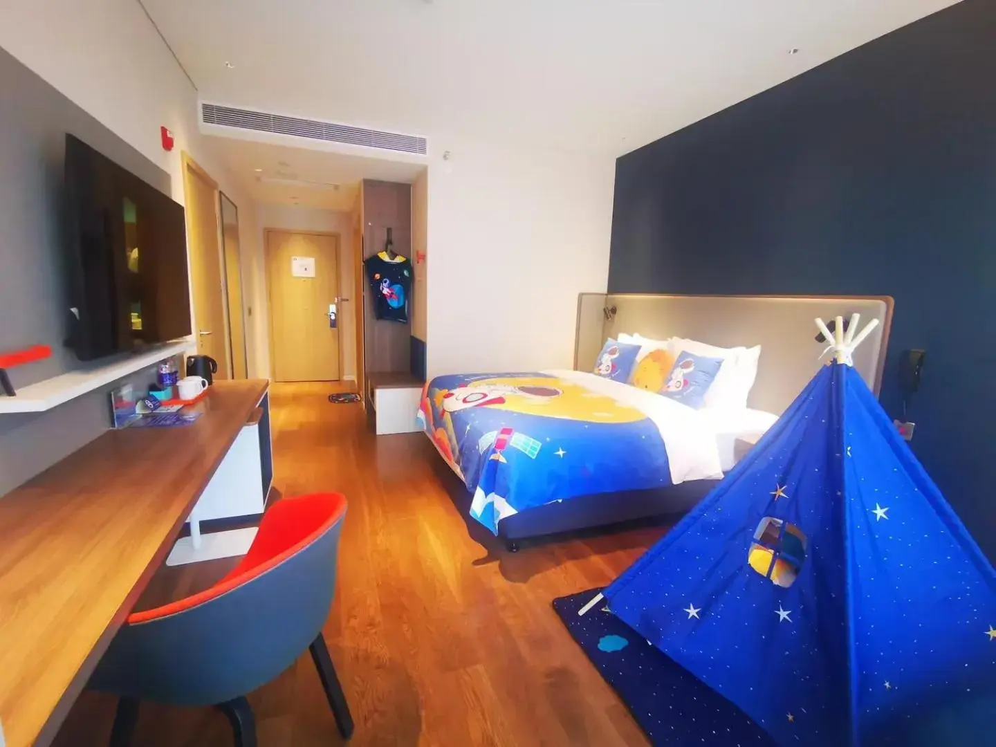 Photo of the whole room, Bed in Holiday Inn Express Beijing Yizhuang Tongminghu Photo of the whole room, Bed in Holiday Inn Express Beijing Yizhuang Tongminghu