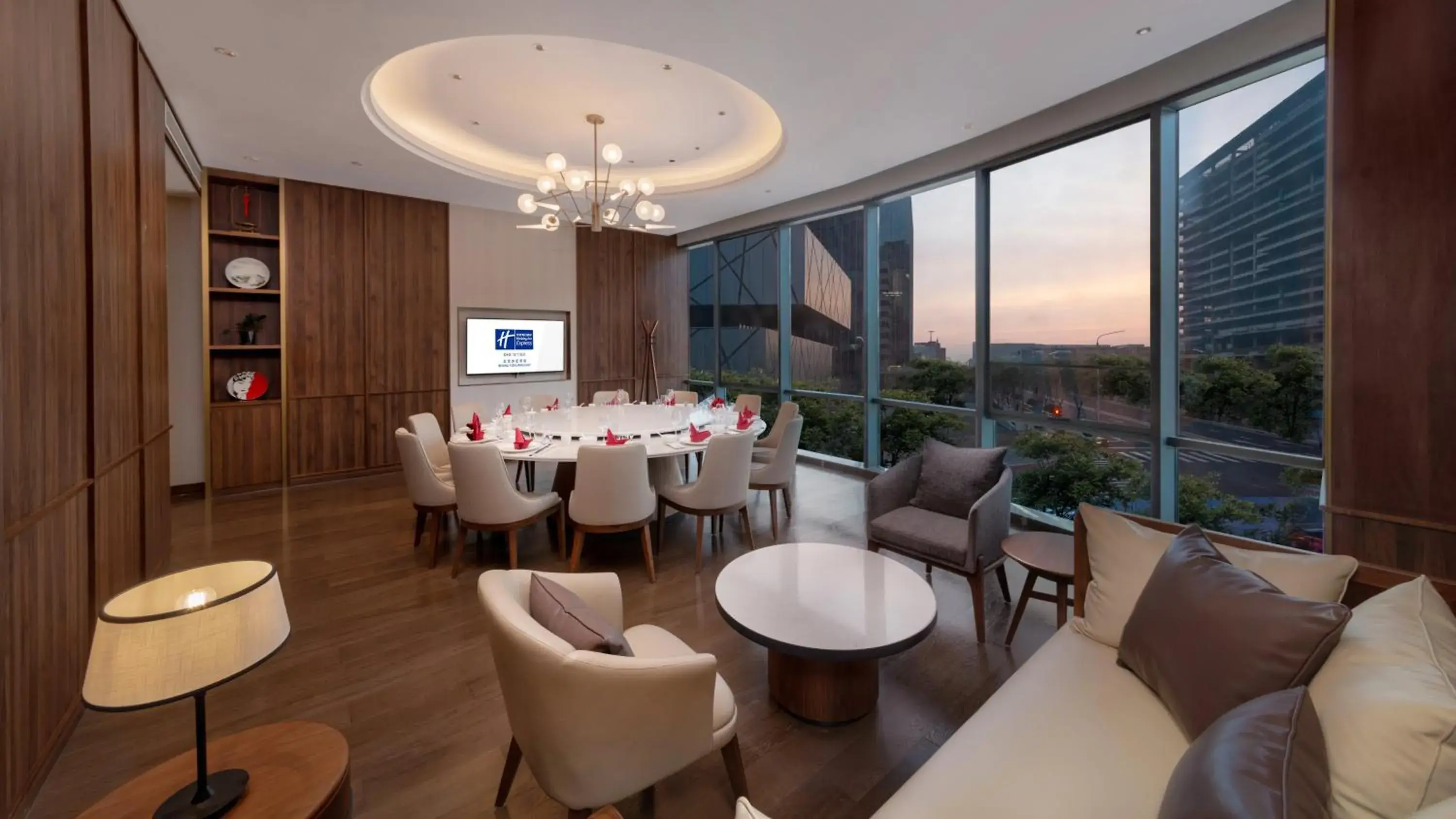 Restaurant/places to eat in Holiday Inn Express Beijing Yizhuang Tongminghu Restaurant/places to eat in Holiday Inn Express Beijing Yizhuang Tongminghu