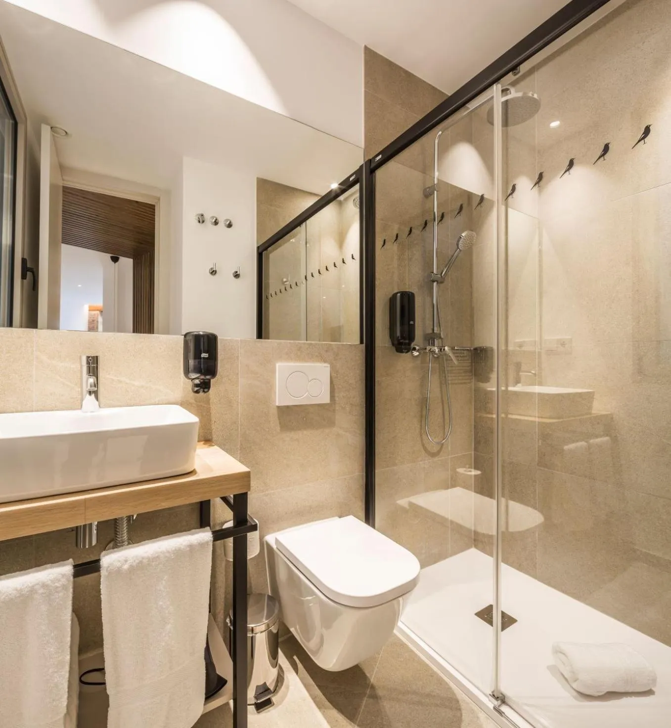 Bathroom in Mon Suites Benlliure