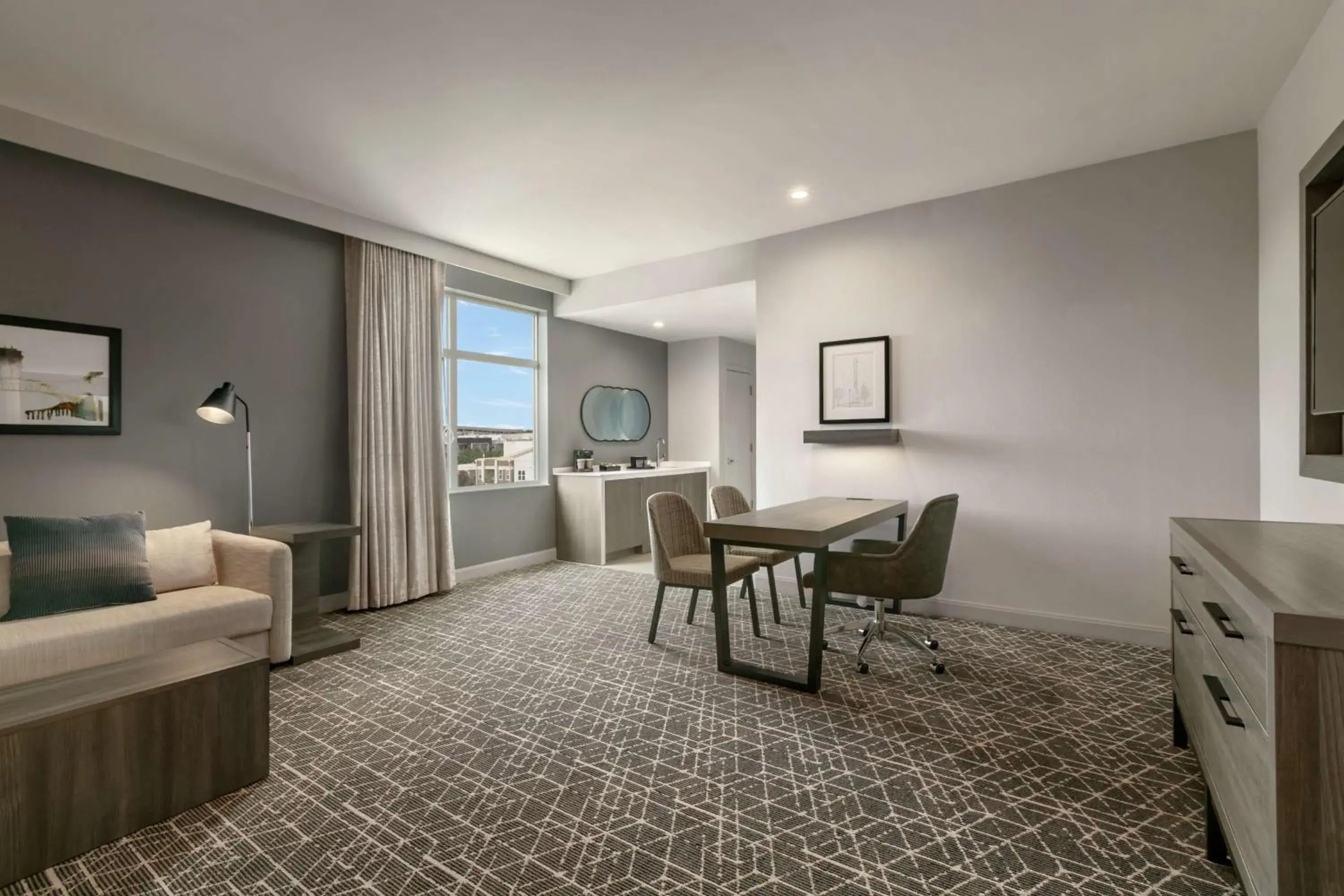 Queen Suite with City View in Embassy Suites by Hilton Atlanta Midtown Queen Suite with City View in Embassy Suites by Hilton Atlanta Midtown