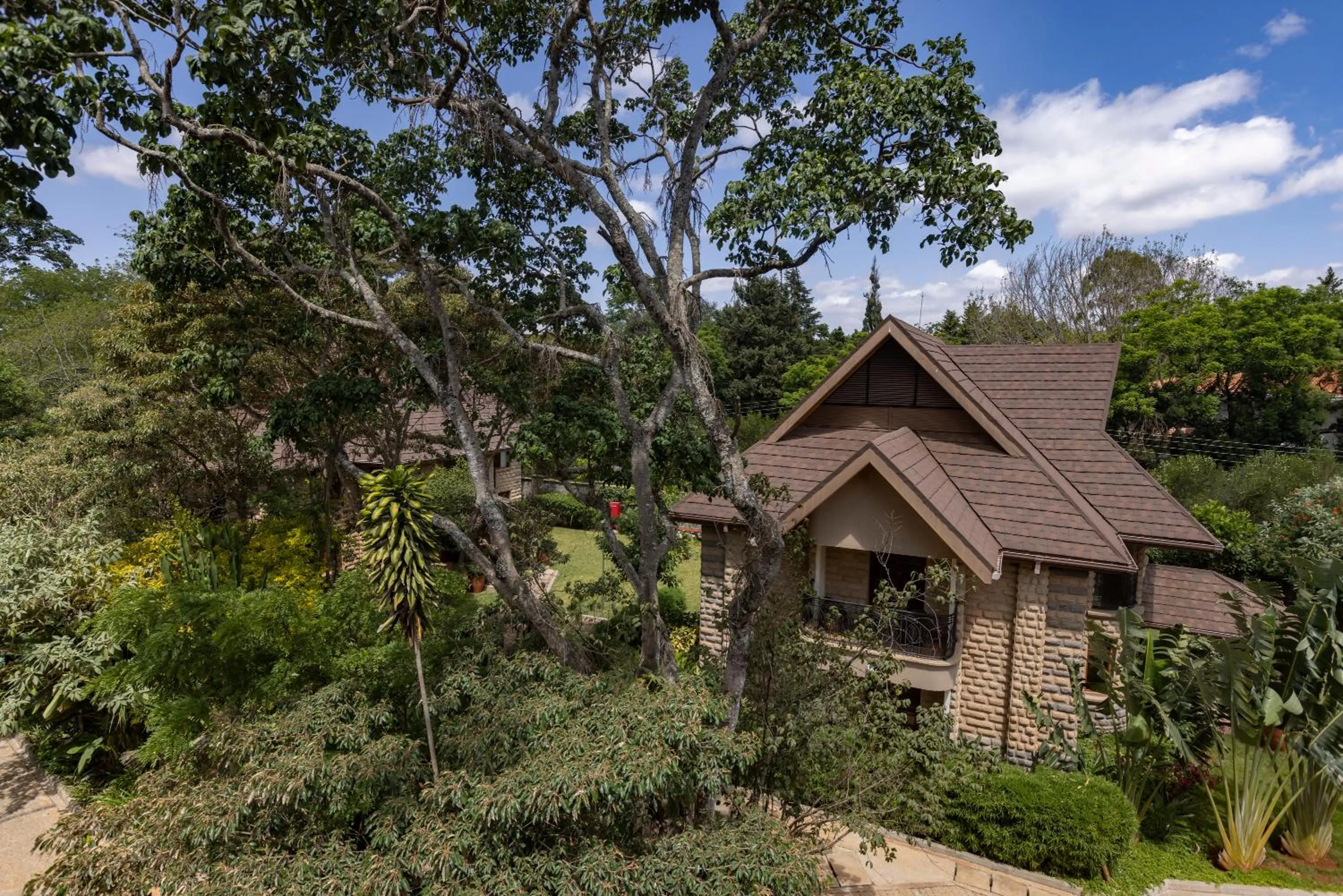 Hermosa Garden Hotel