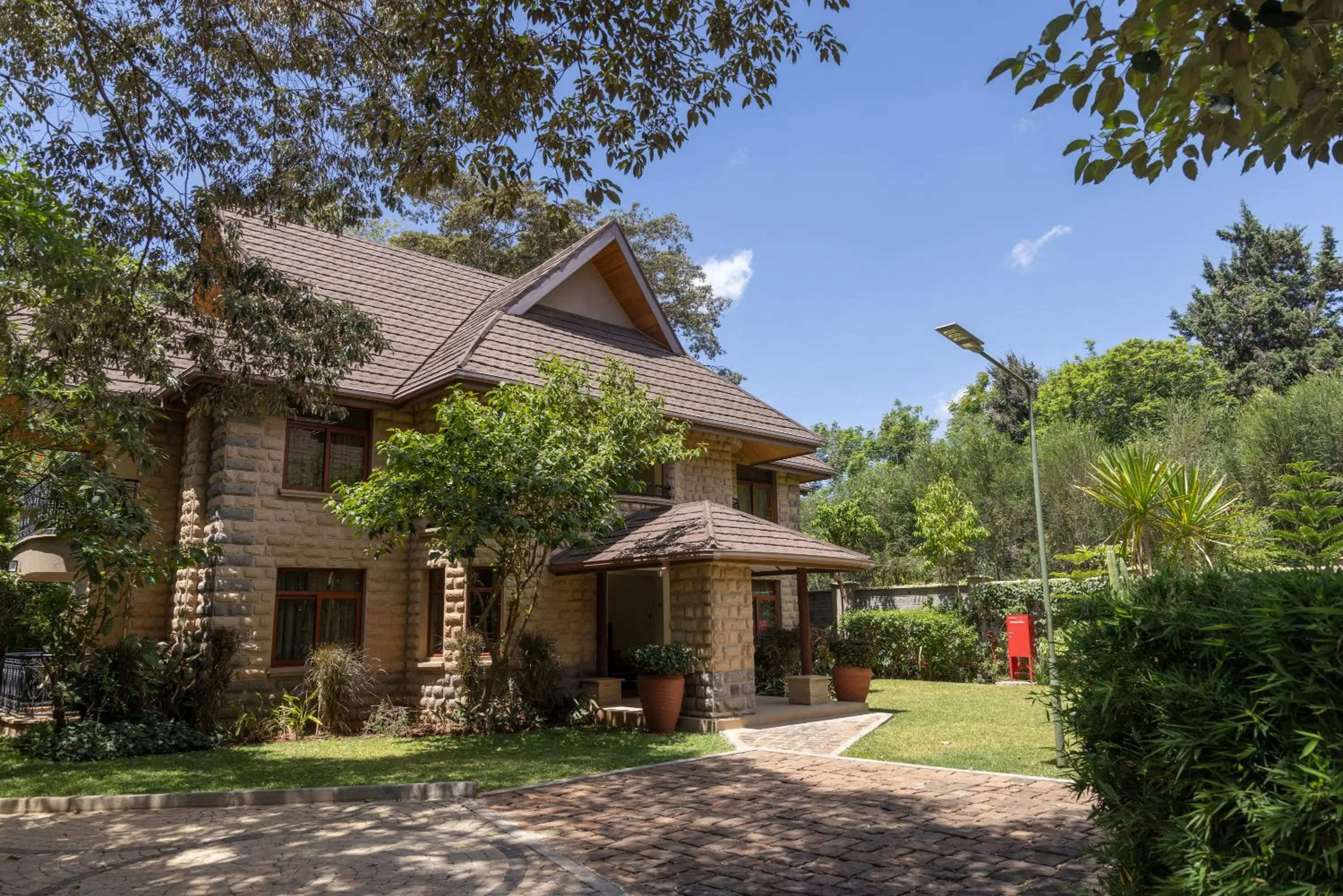 Hermosa Garden Hotel