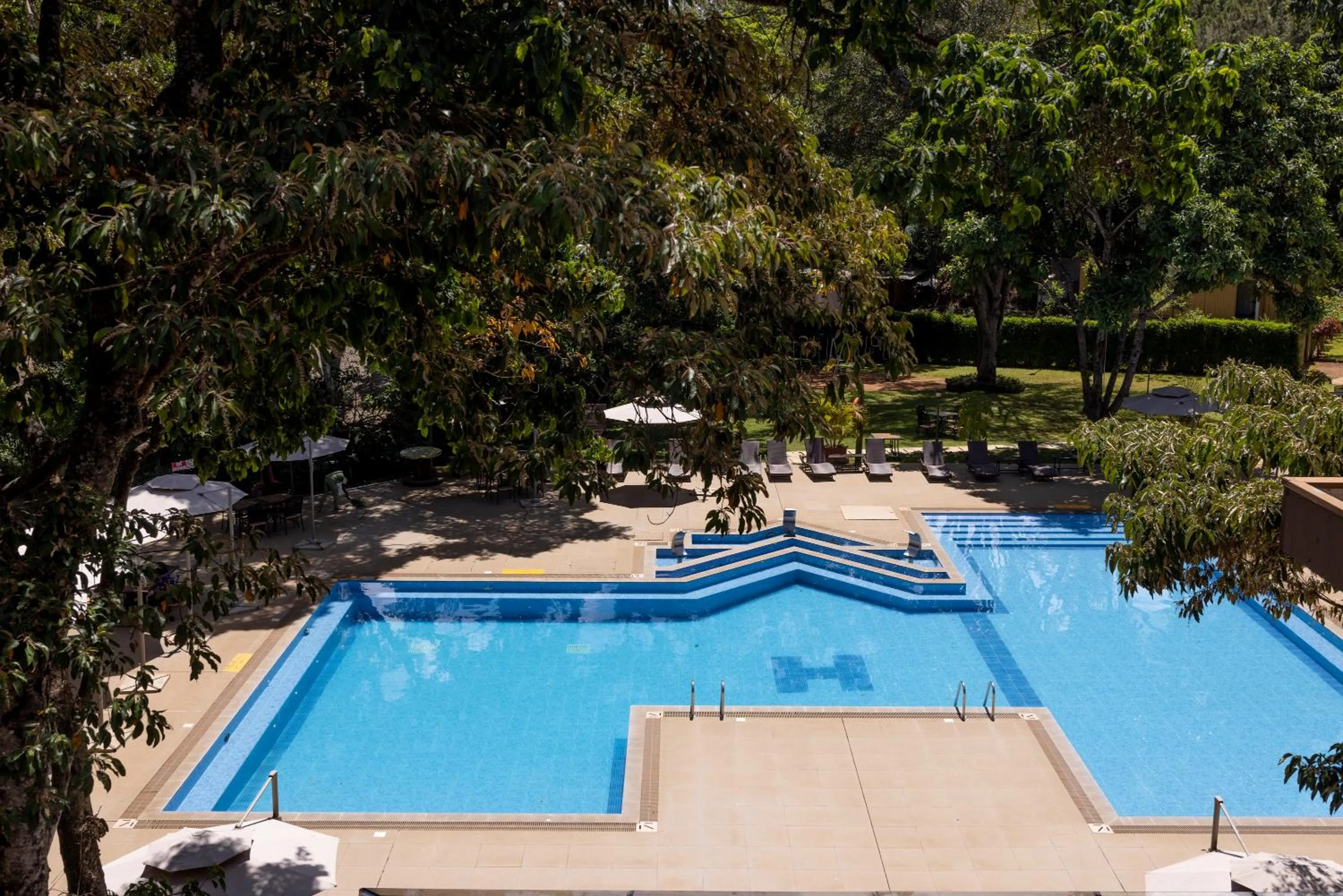 Swimming pool in Hermosa Garden Hotel