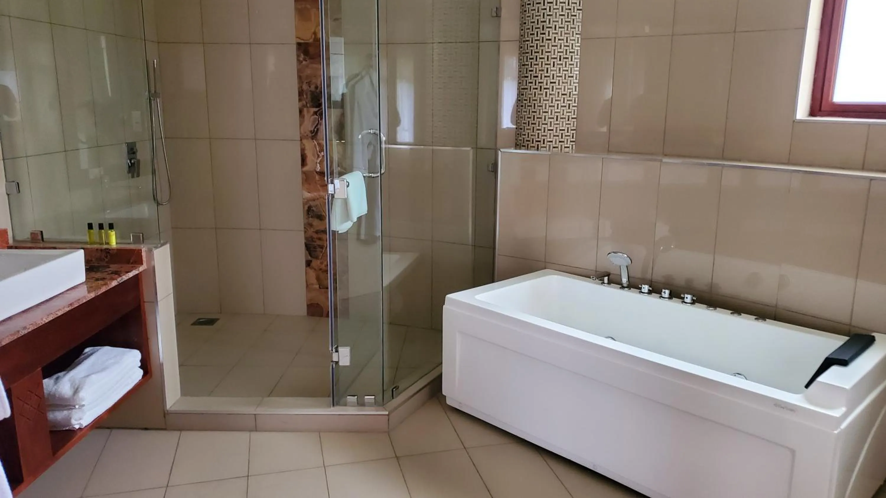 Hermosa Garden Hotel