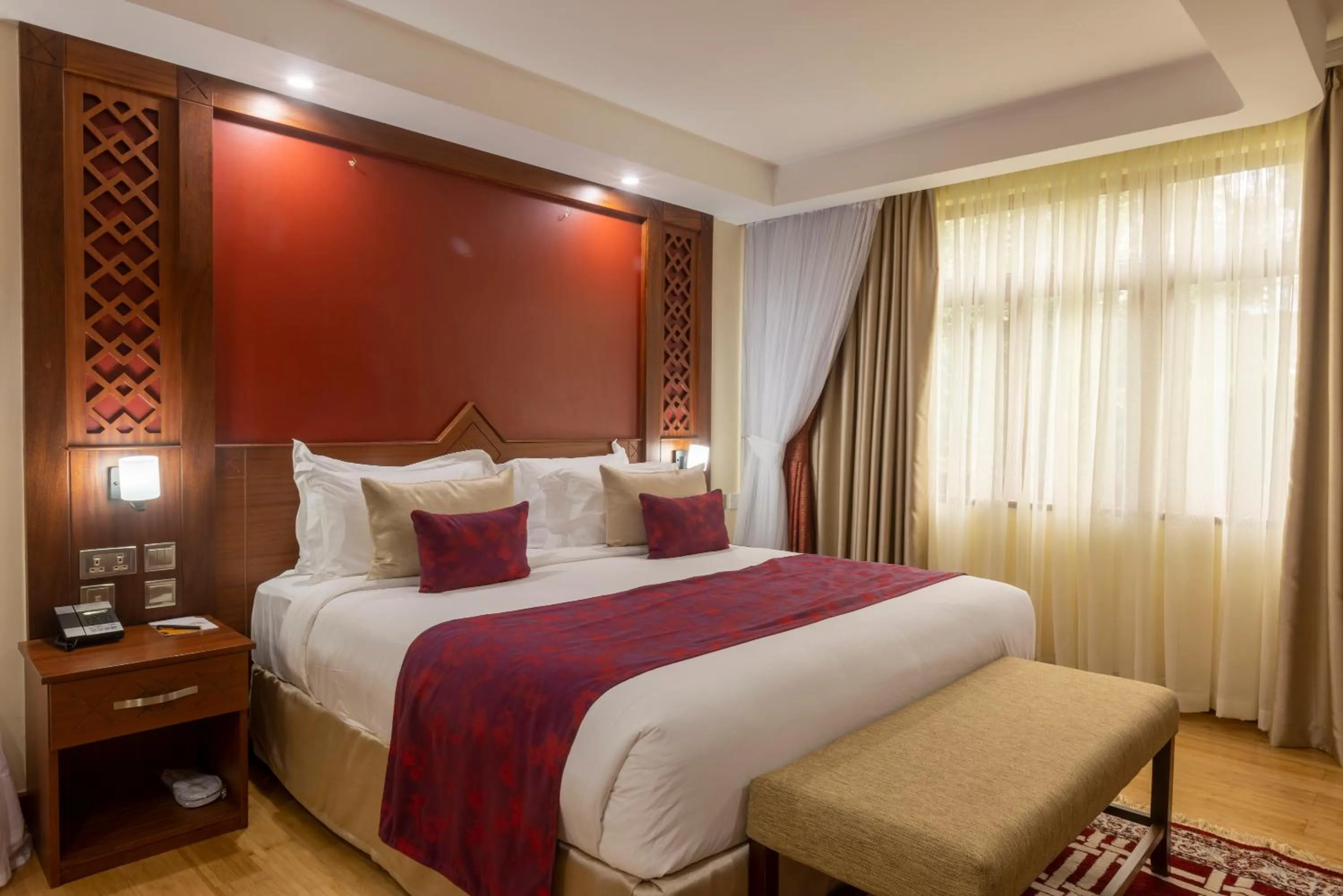 Bed in Hermosa Garden Hotel