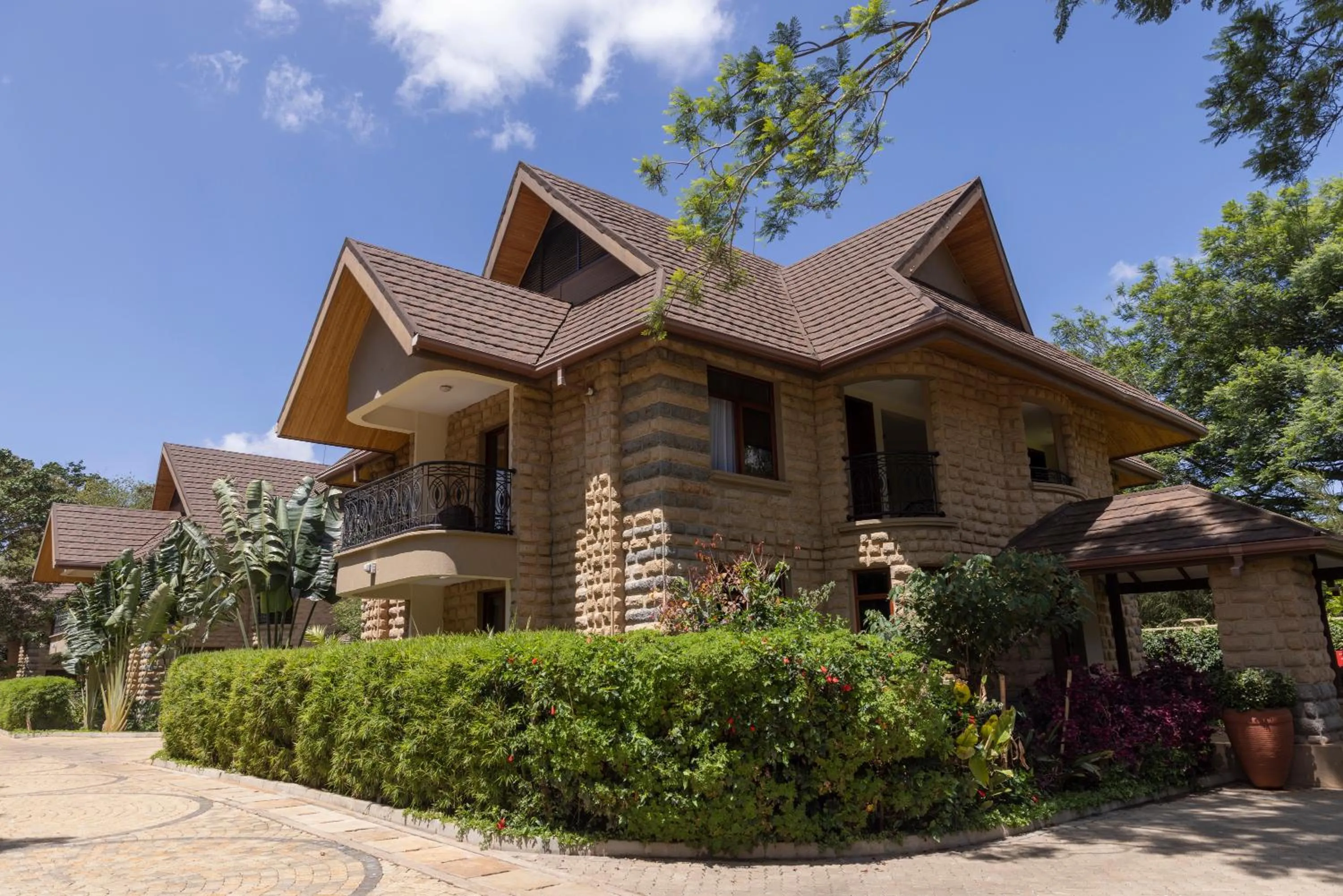 Hermosa Garden Hotel