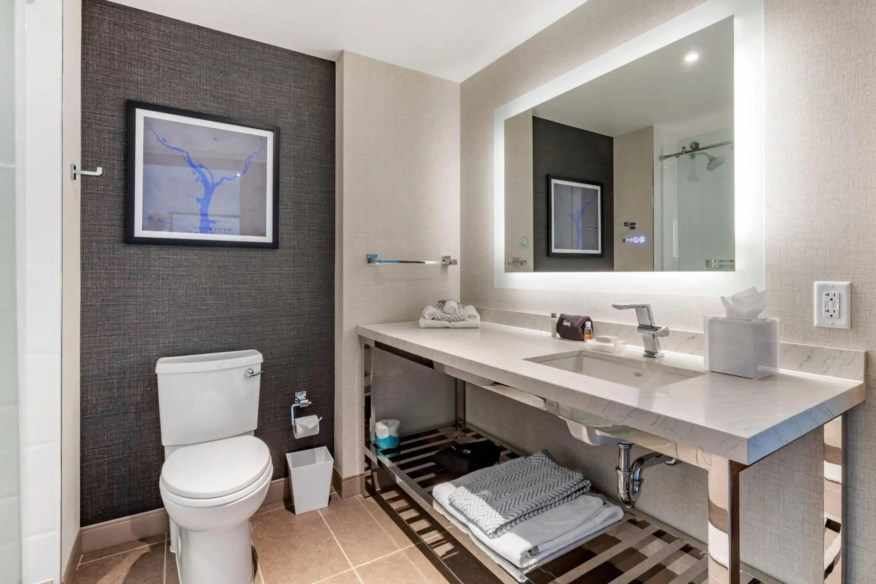 Bedroom in Cambria Hotel Washington DC Navy Yard Riverfront Bedroom in Cambria Hotel Washington DC Navy Yard Riverfront