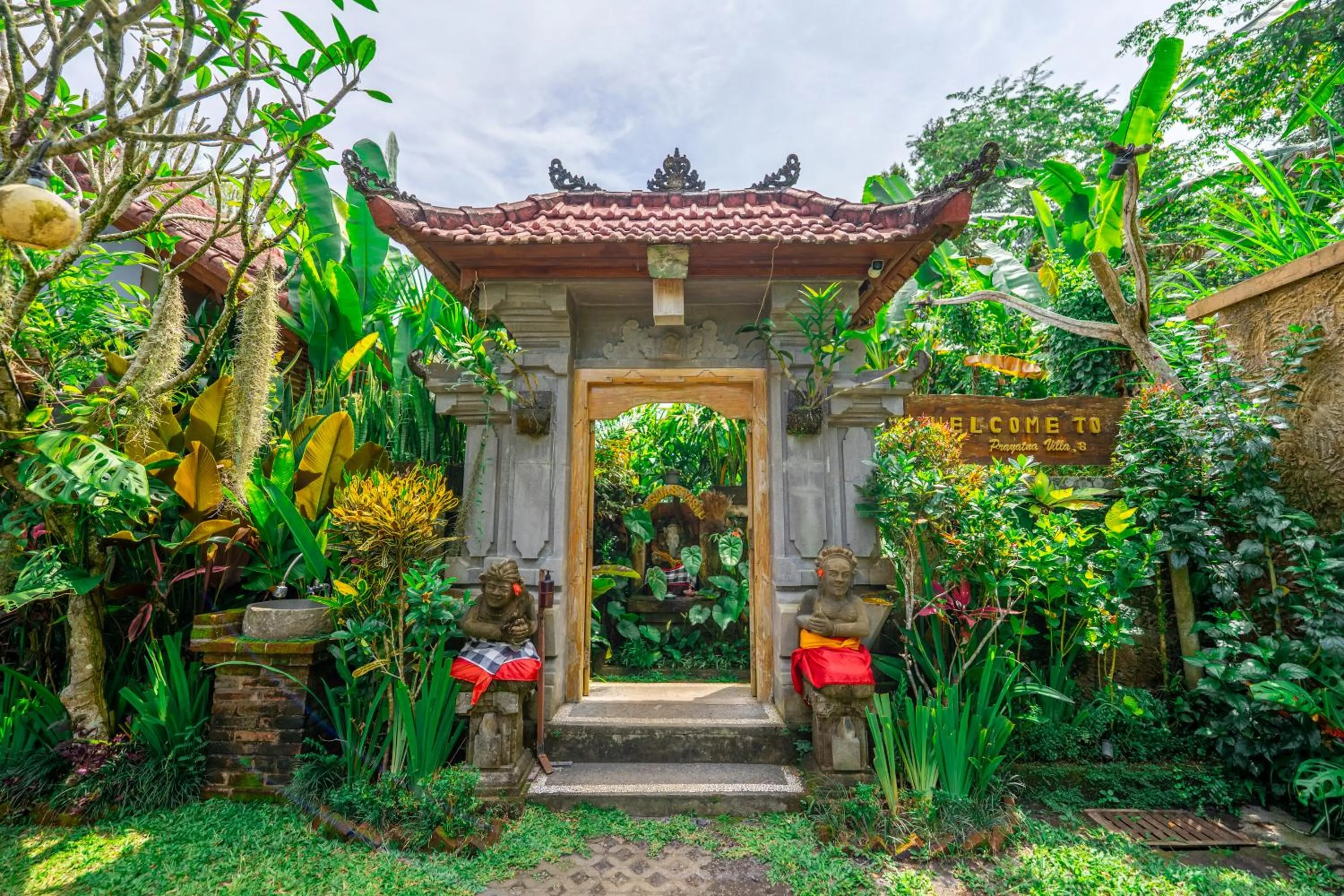 Facade/entrance in Prayatna Villas