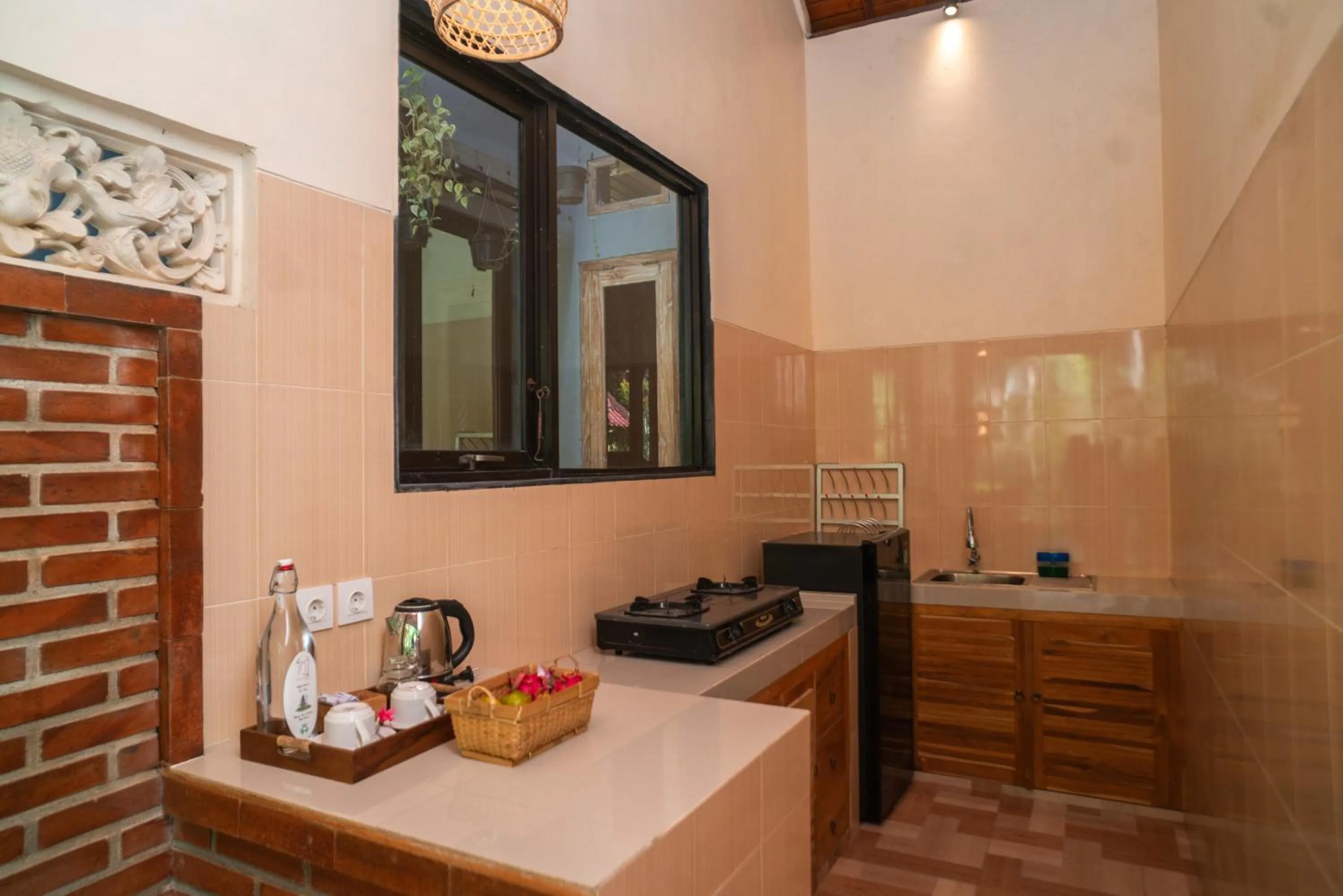 Kitchen or kitchenette in Prayatna Villas