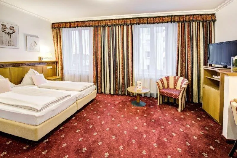 Photo of the whole room, Bed in Hotel Alexandra