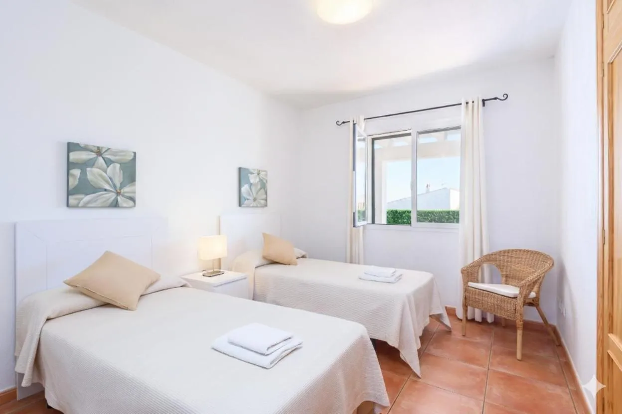 Bedroom, Bed in Villa Rose