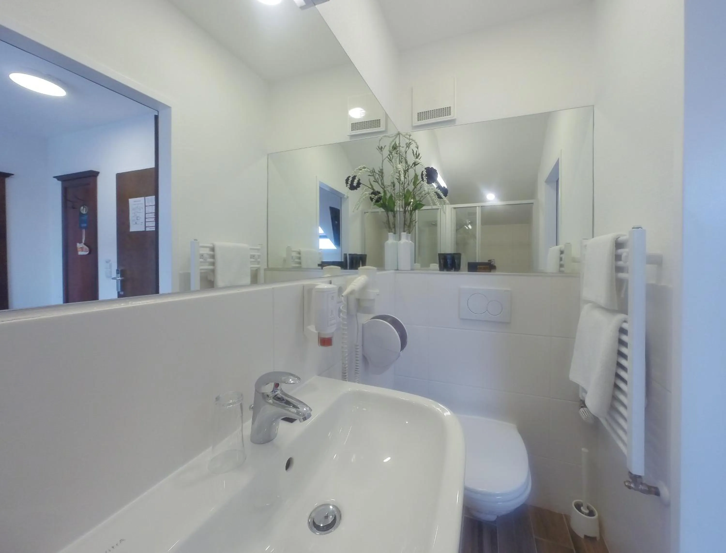 Bathroom in Hotel Bayrischer Hof