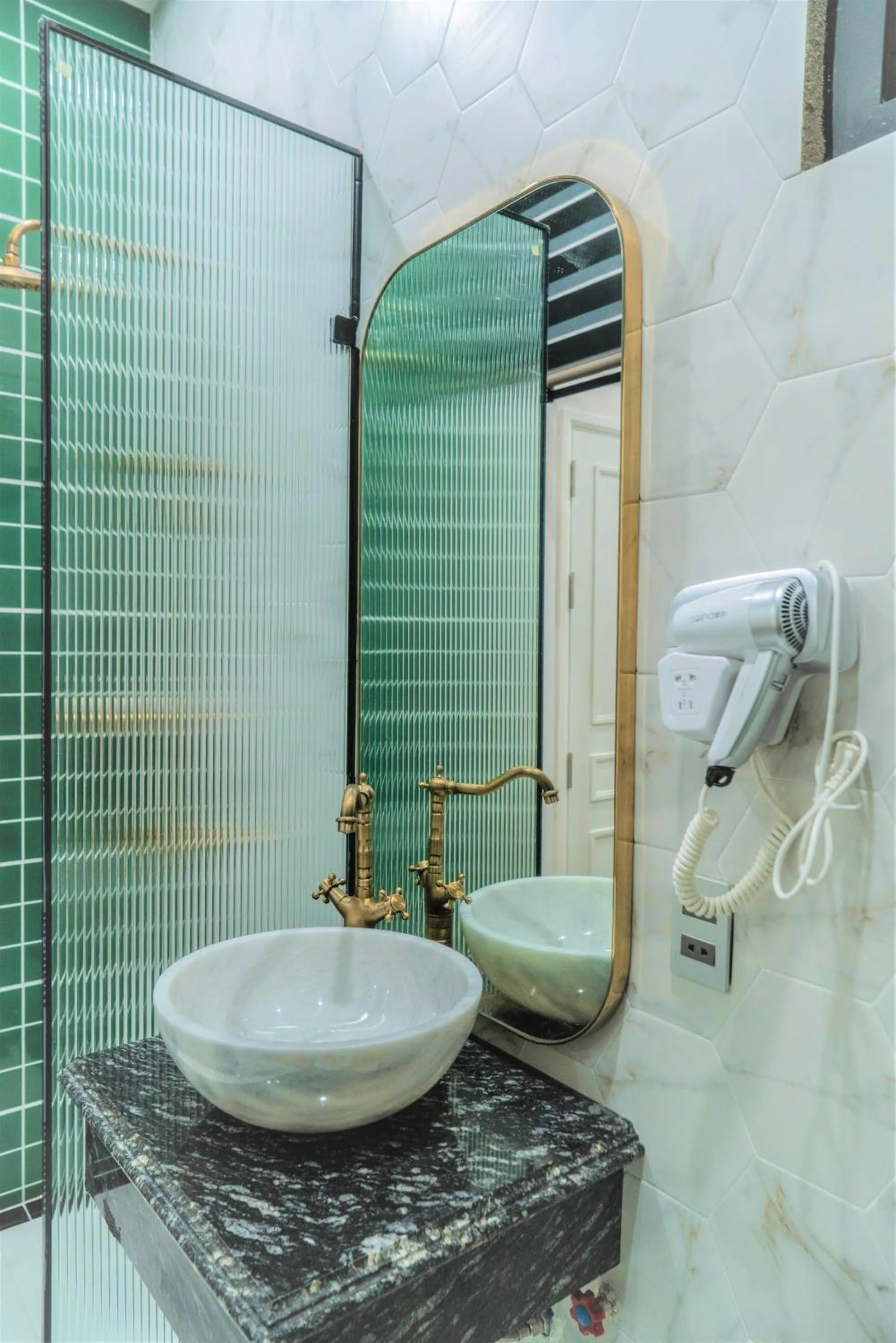 Shower in Padona Hotel