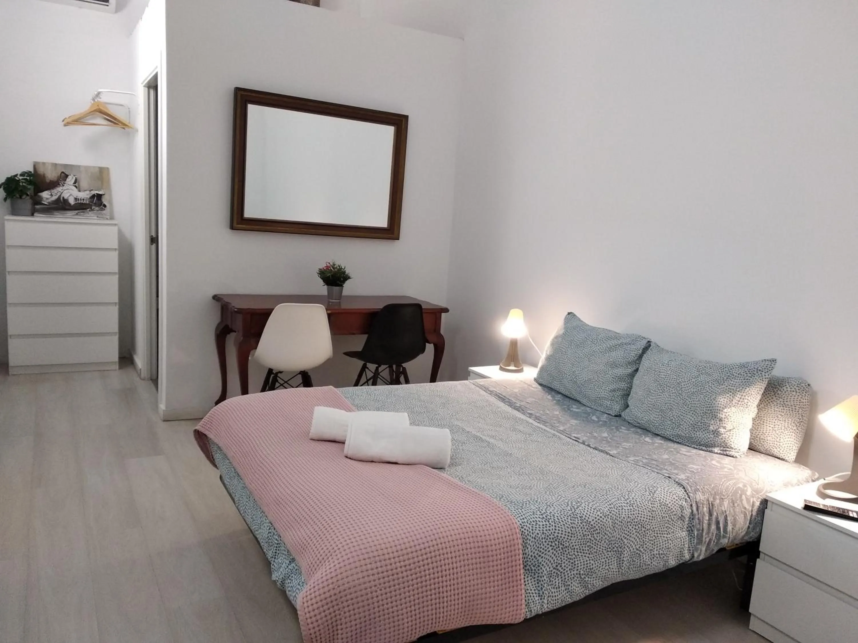 Photo of the whole room, Bed in Hostal Urban Basic