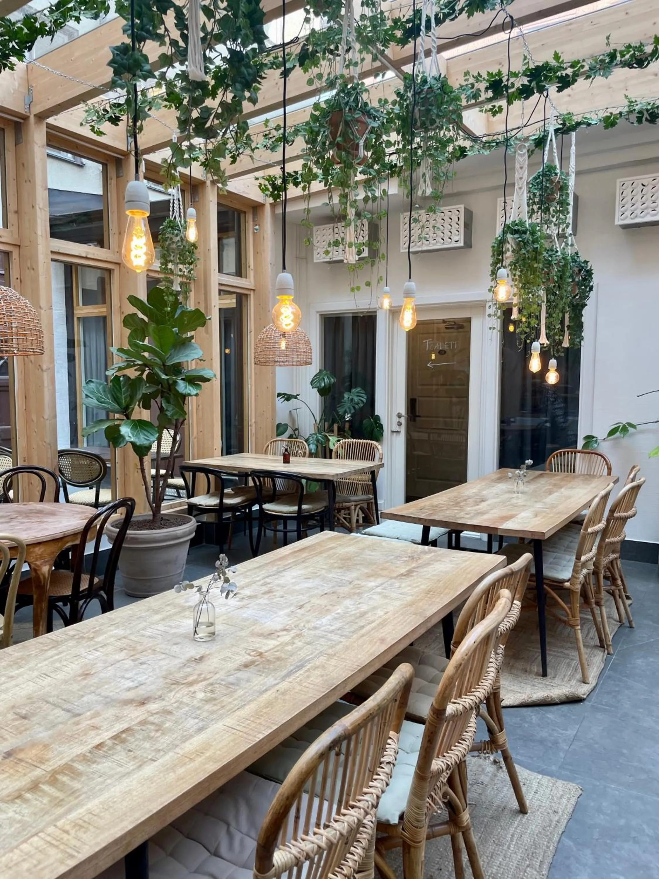 Restaurant/places to eat in Unique Hotel Jungfrugatan