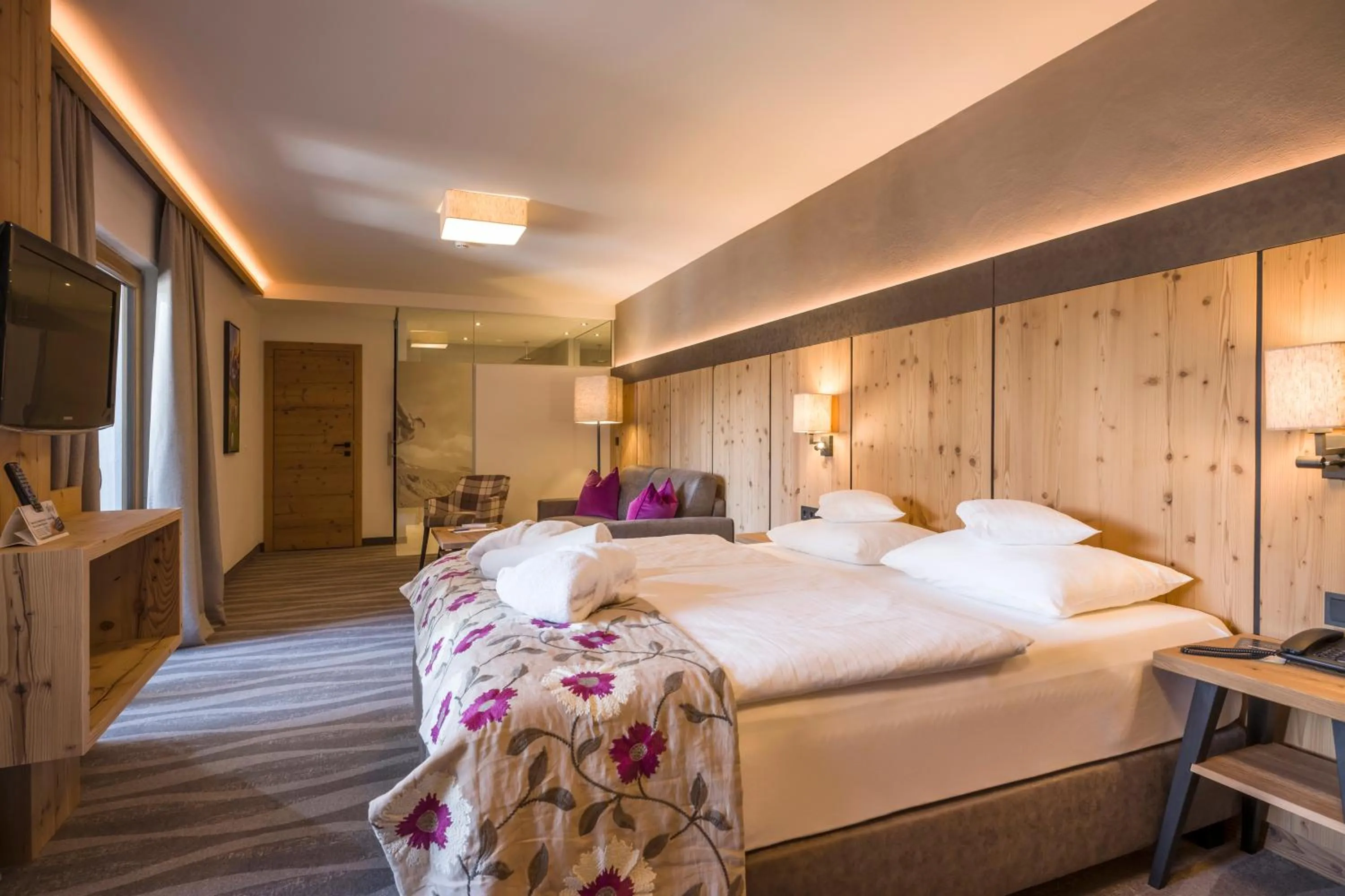 Bed in Hotel & Spa Sonne 4 Sterne Superior