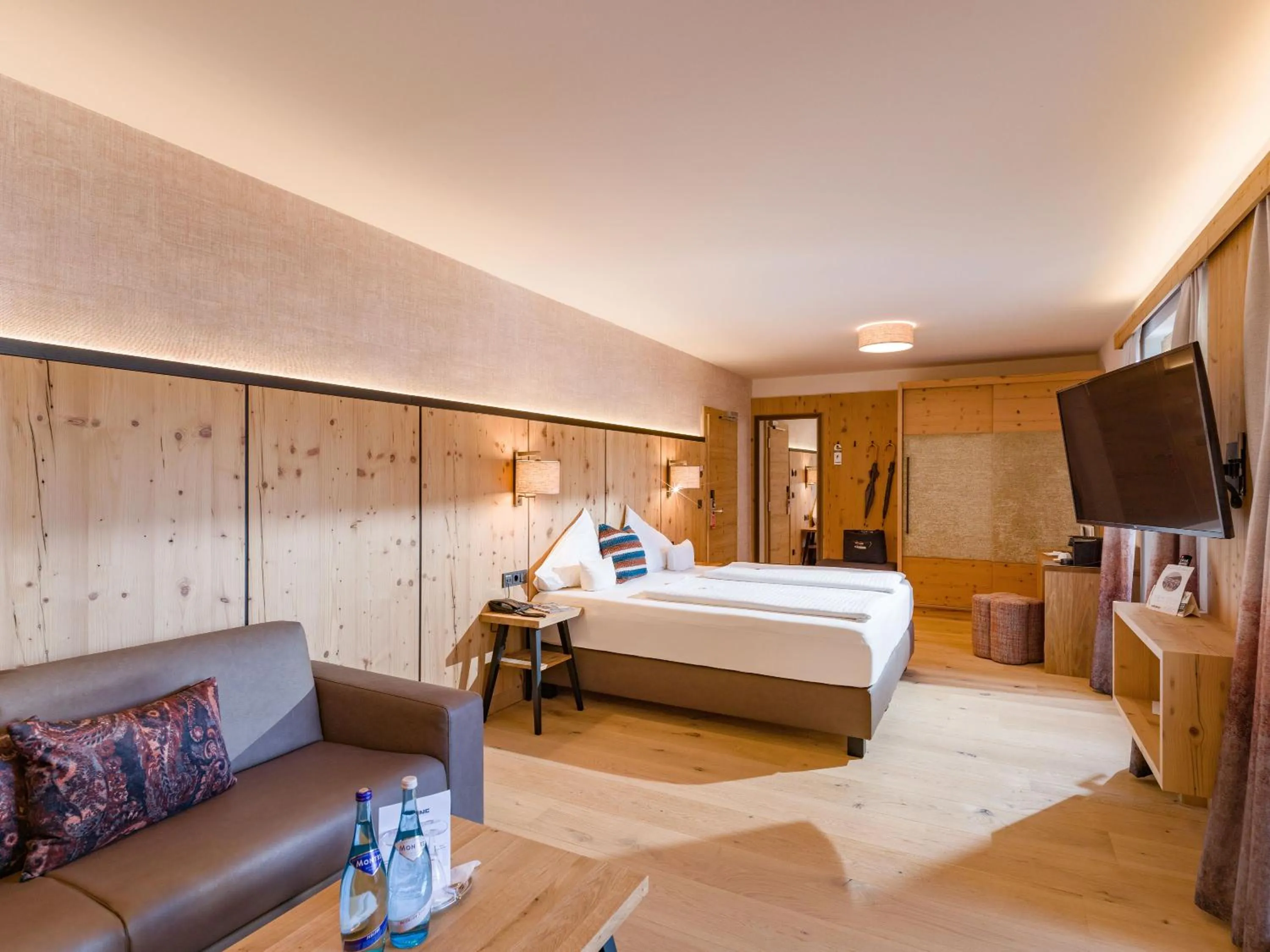 Photo of the whole room, Bed in Hotel & Spa Sonne 4 Sterne Superior