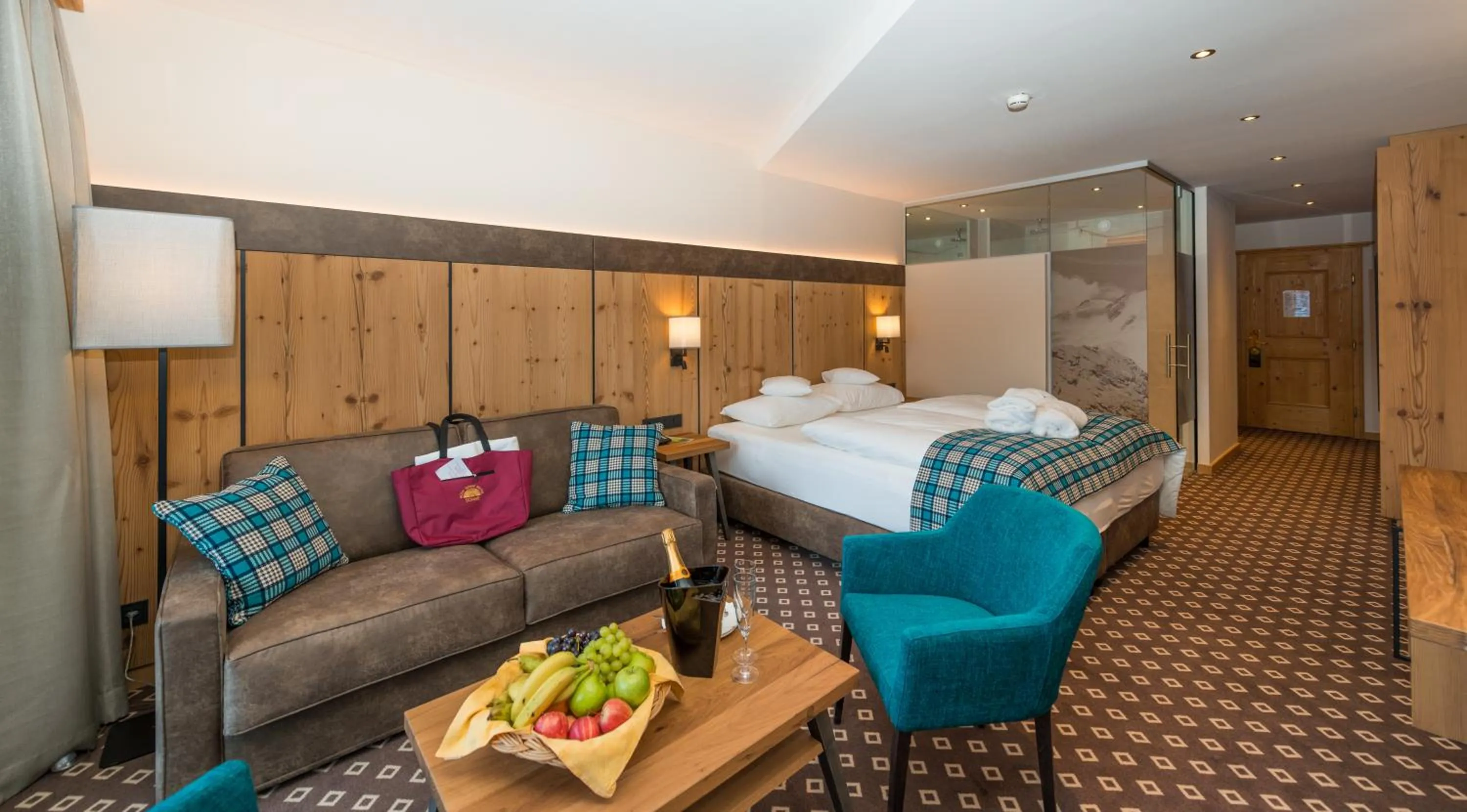 Photo of the whole room, Bed in Hotel & Spa Sonne 4 Sterne Superior