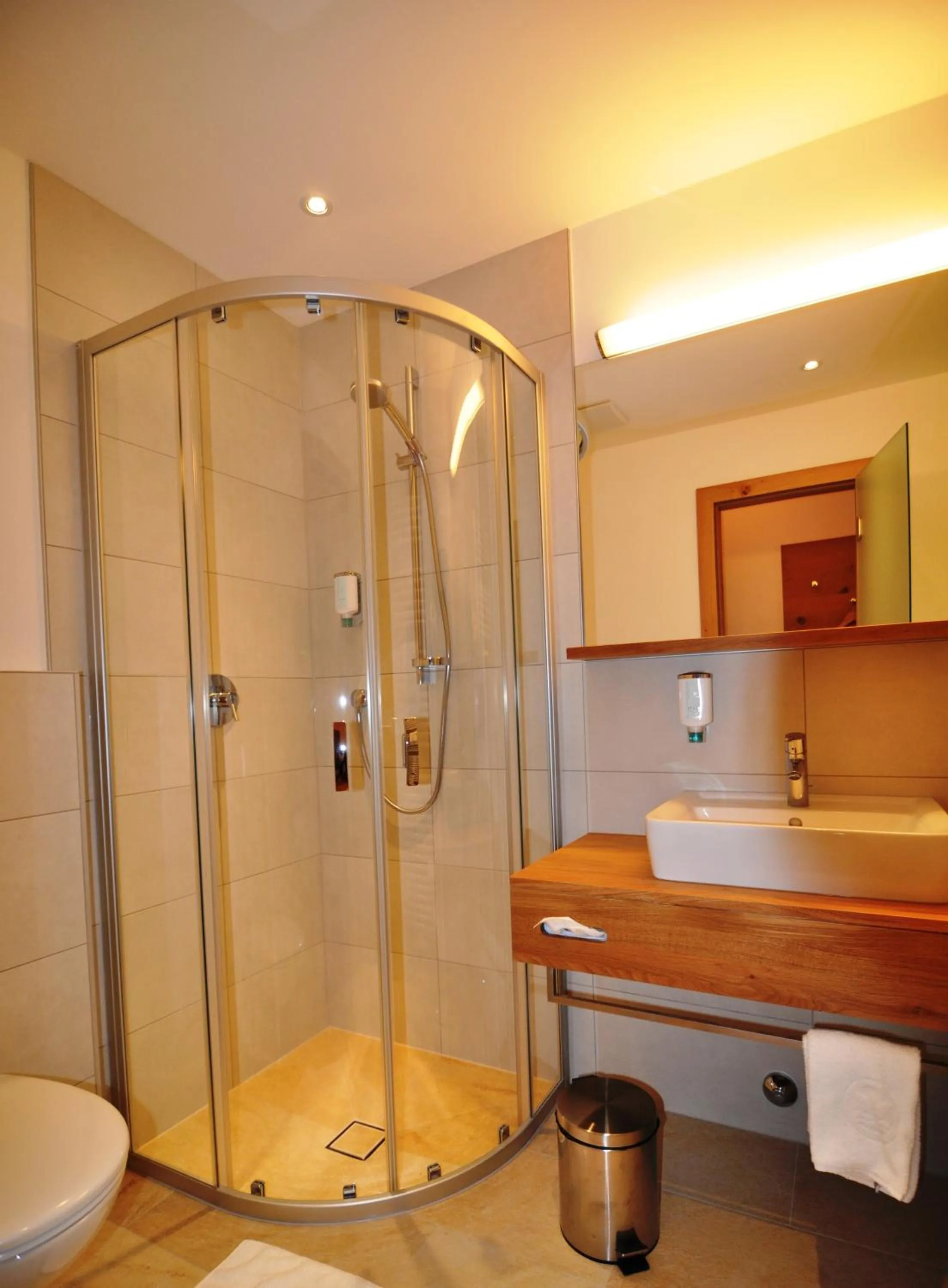 Shower in Wienerwaldhof Rieger