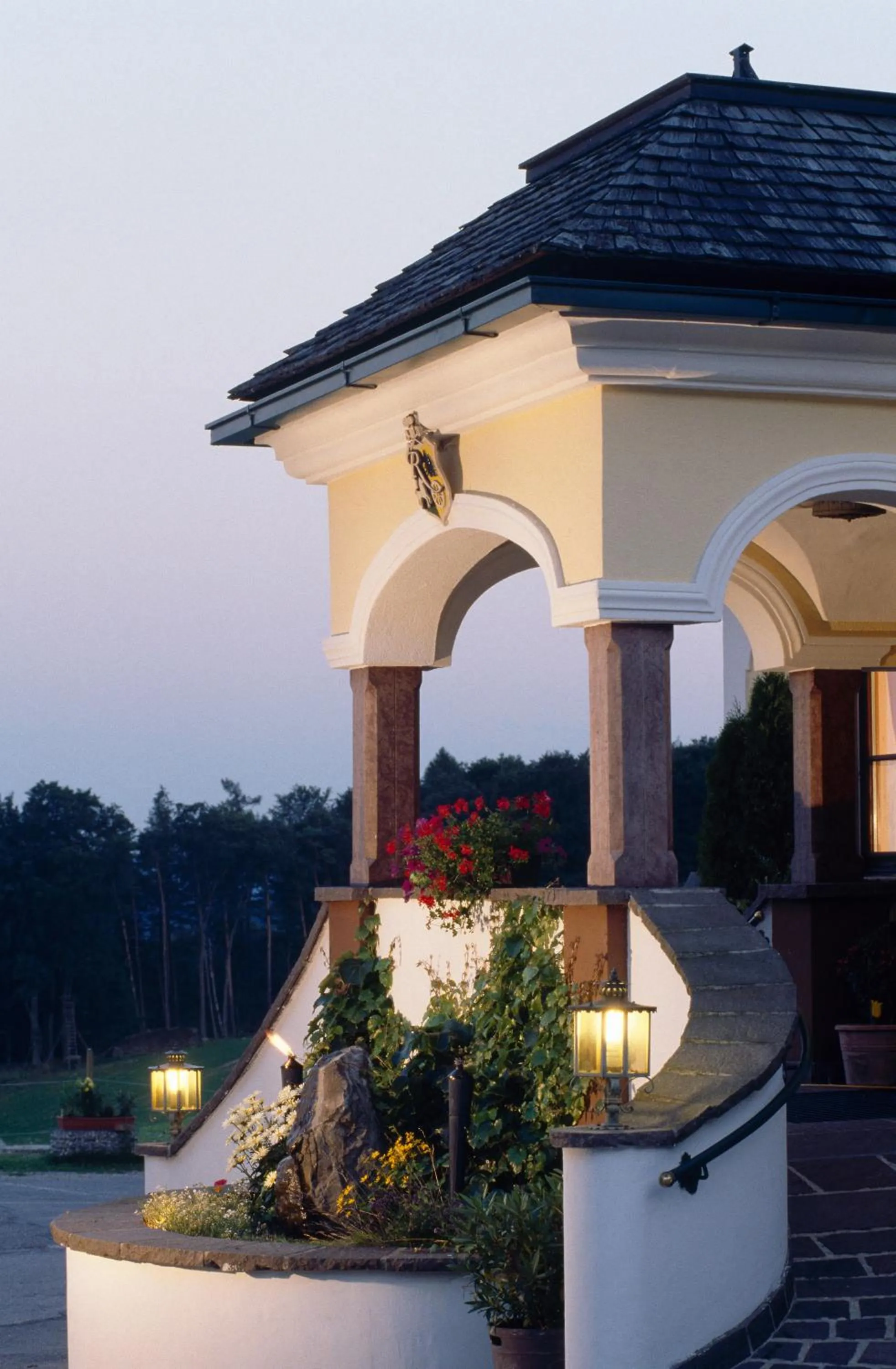 Facade/entrance in Wienerwaldhof Rieger