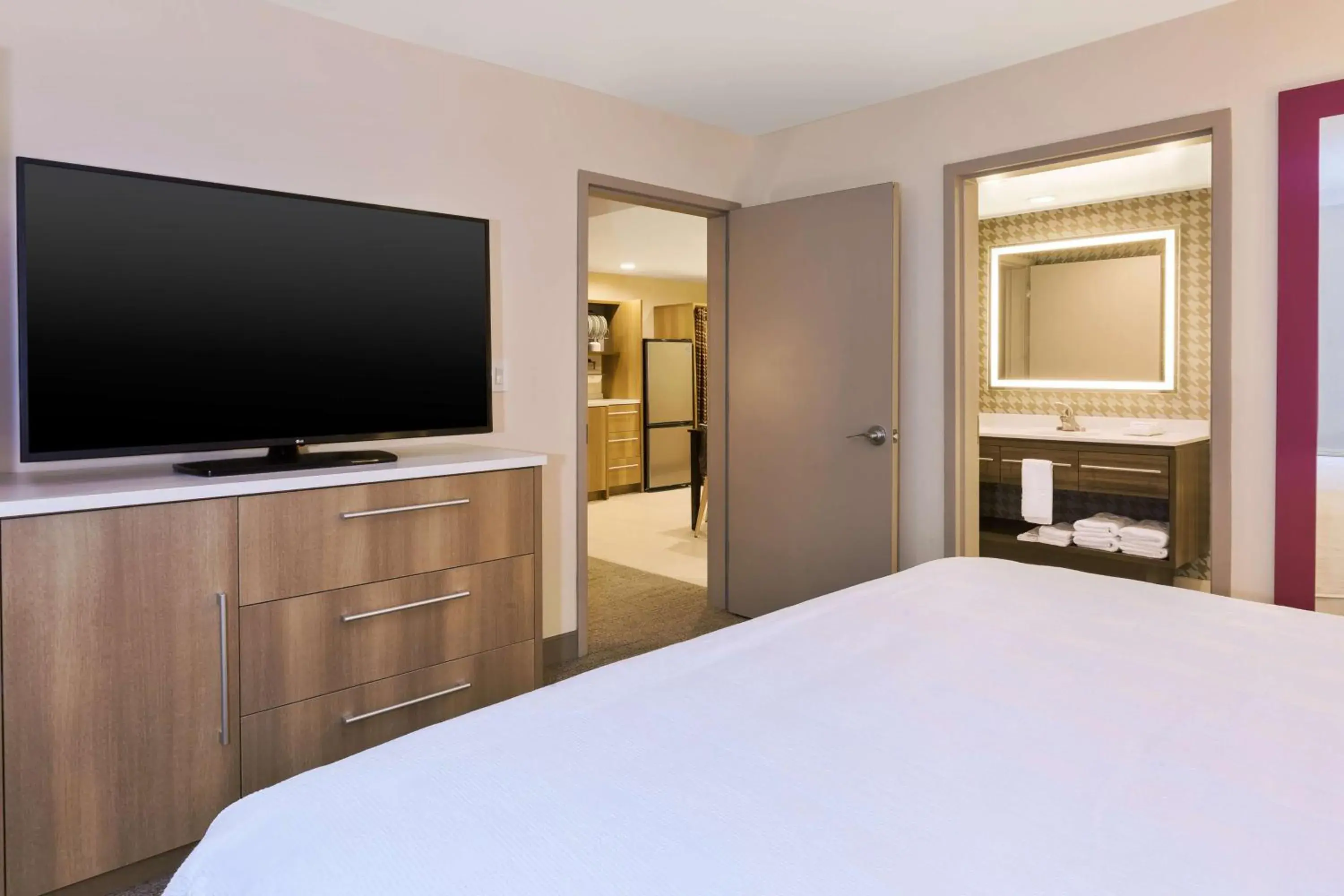 One-Bedroom King Suite - Non-Smoking in Home2 Suites Wilmington One-Bedroom King Suite - Non-Smoking in Home2 Suites Wilmington