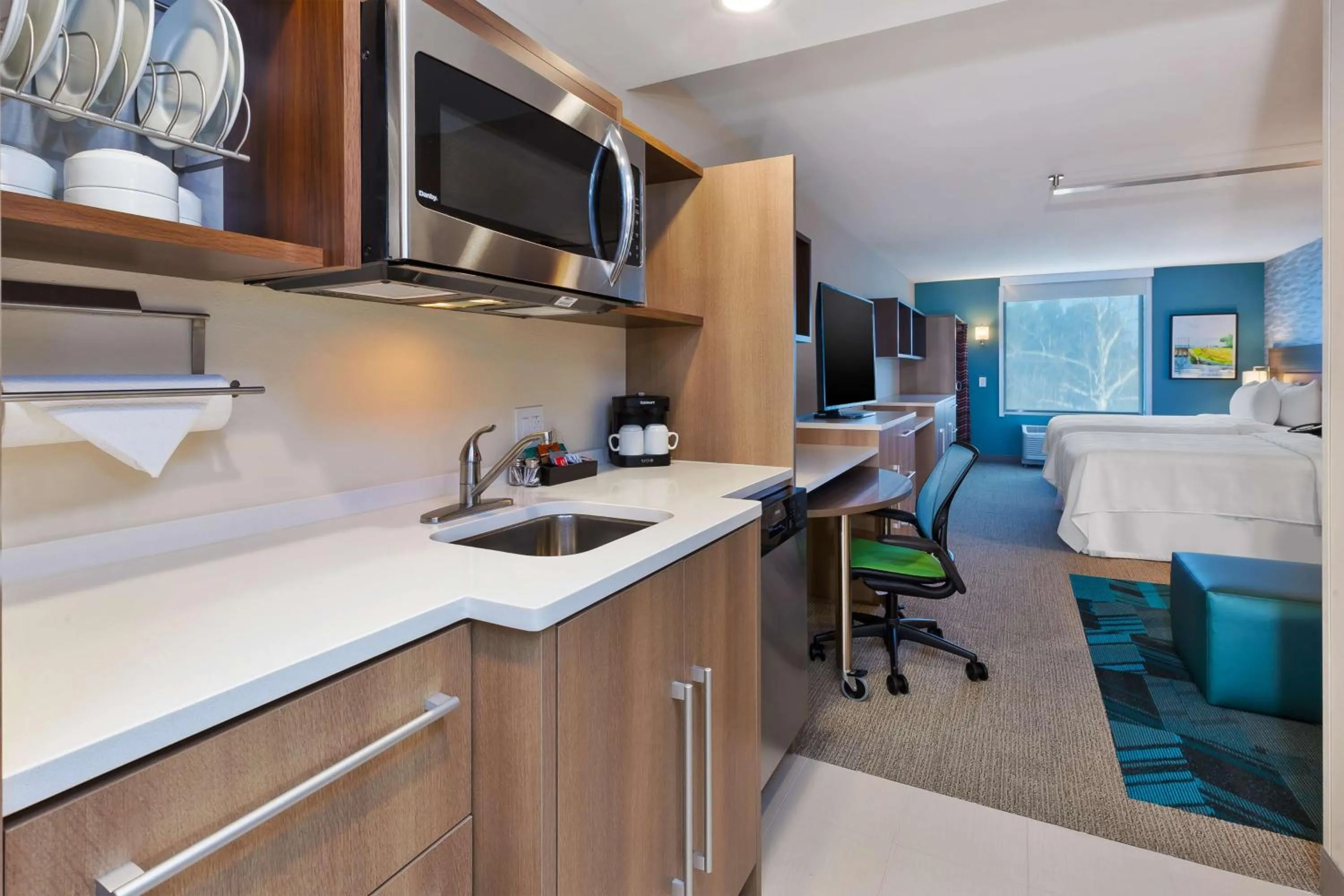 Kitchen or kitchenette in Home2 Suites Wilmington