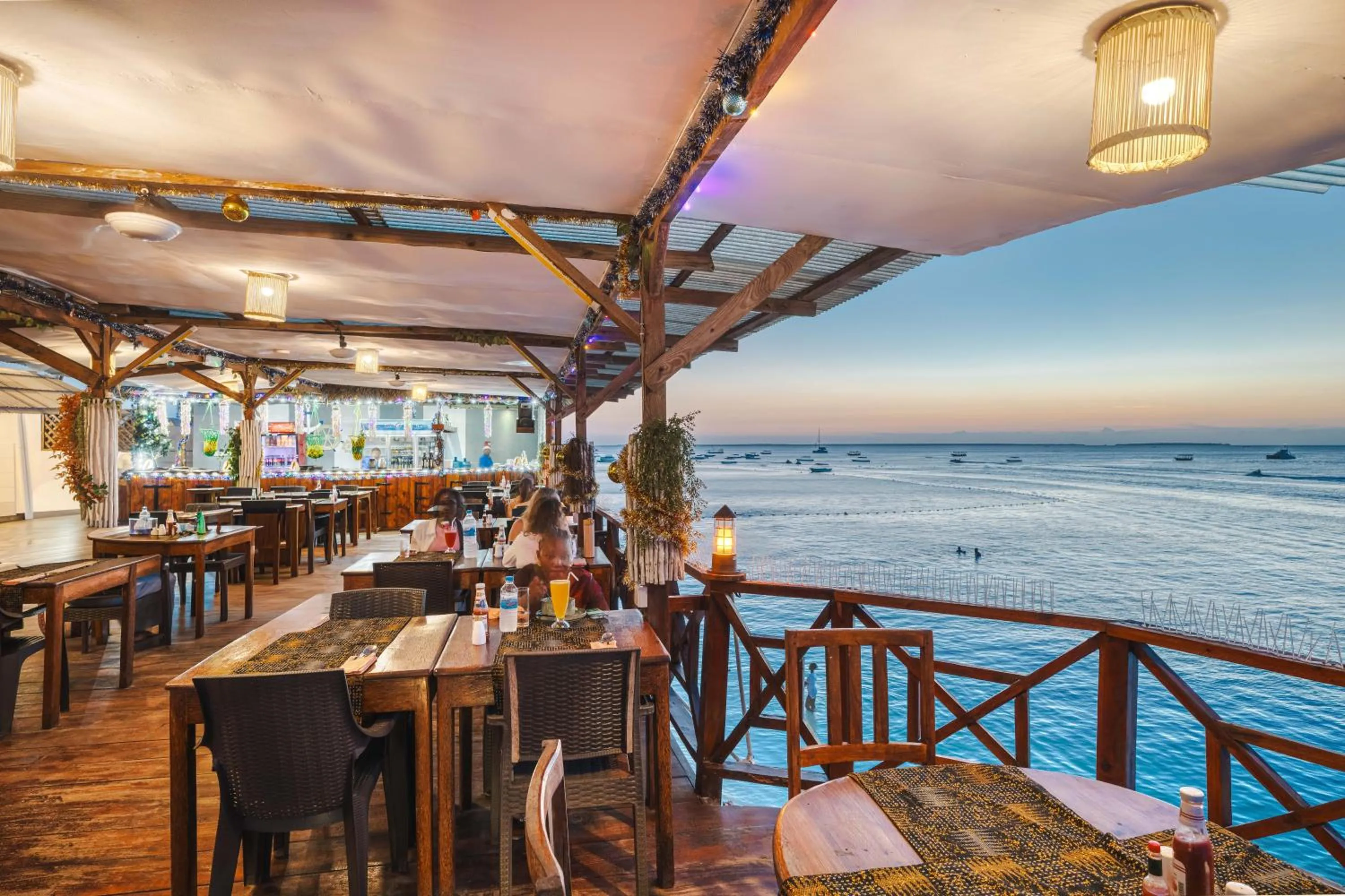 Restaurant/places to eat in Zenobia Beach Resort