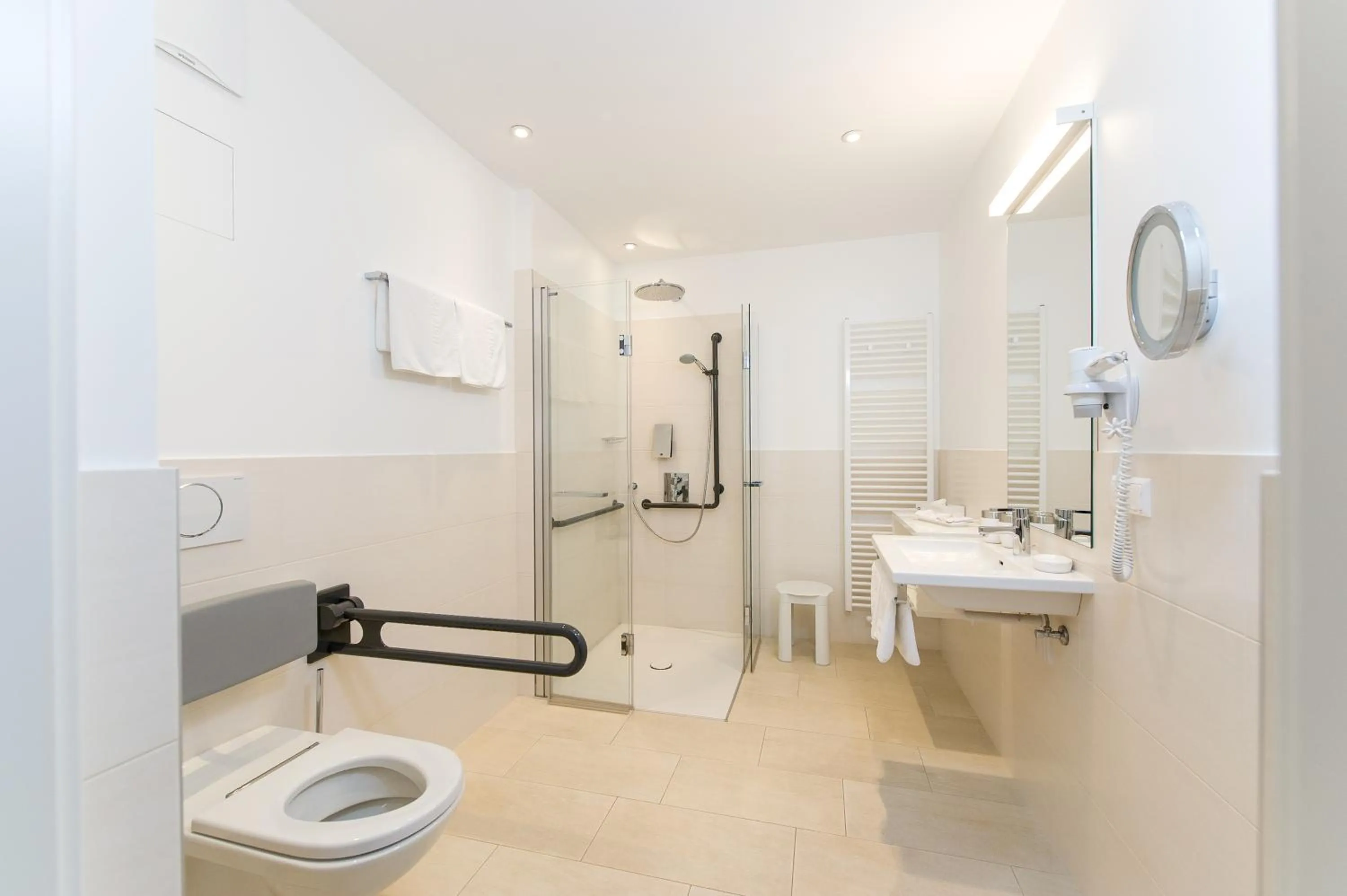 Bathroom in Hotel Post Wrann