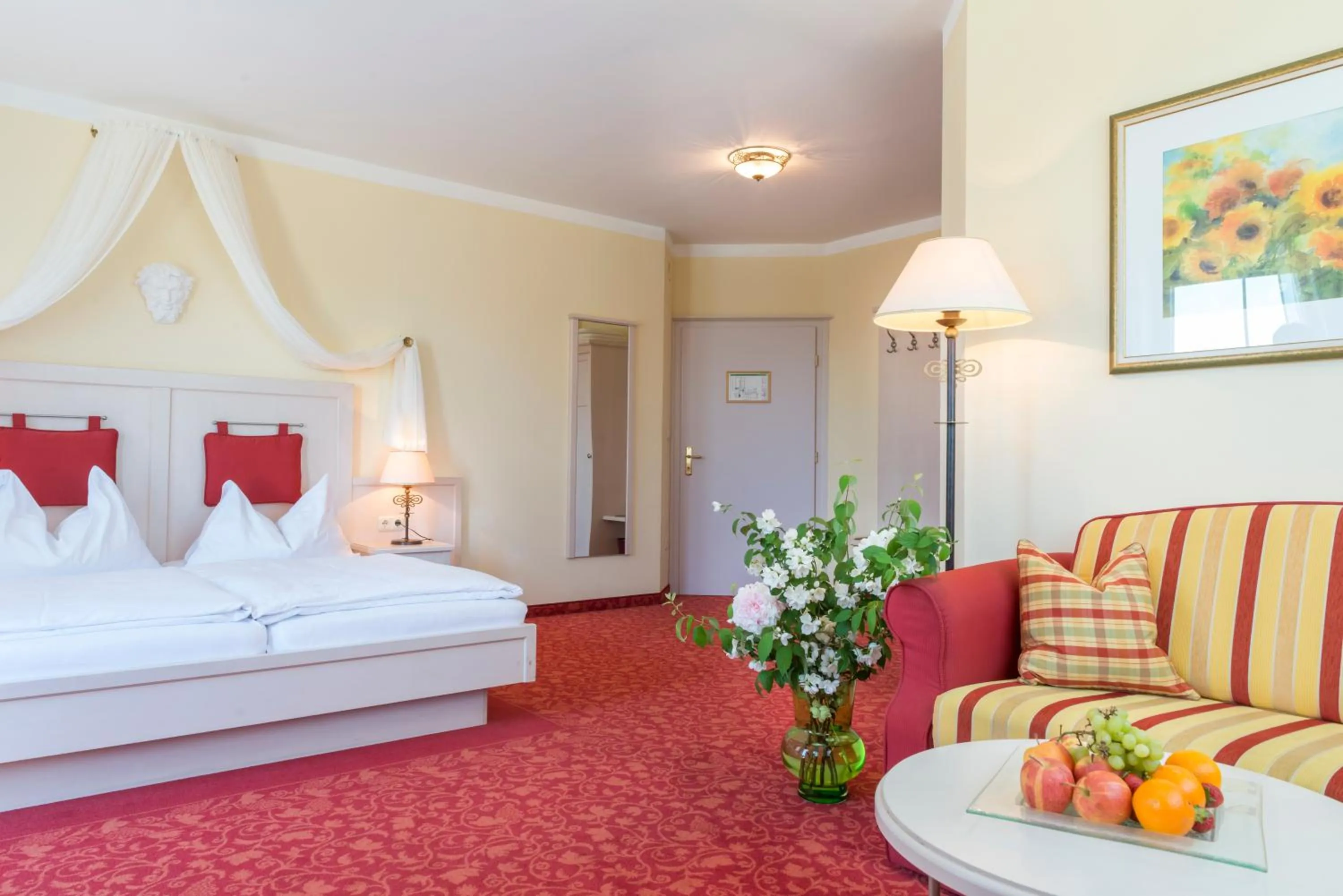 Garden, Bed in Hotel Wachau