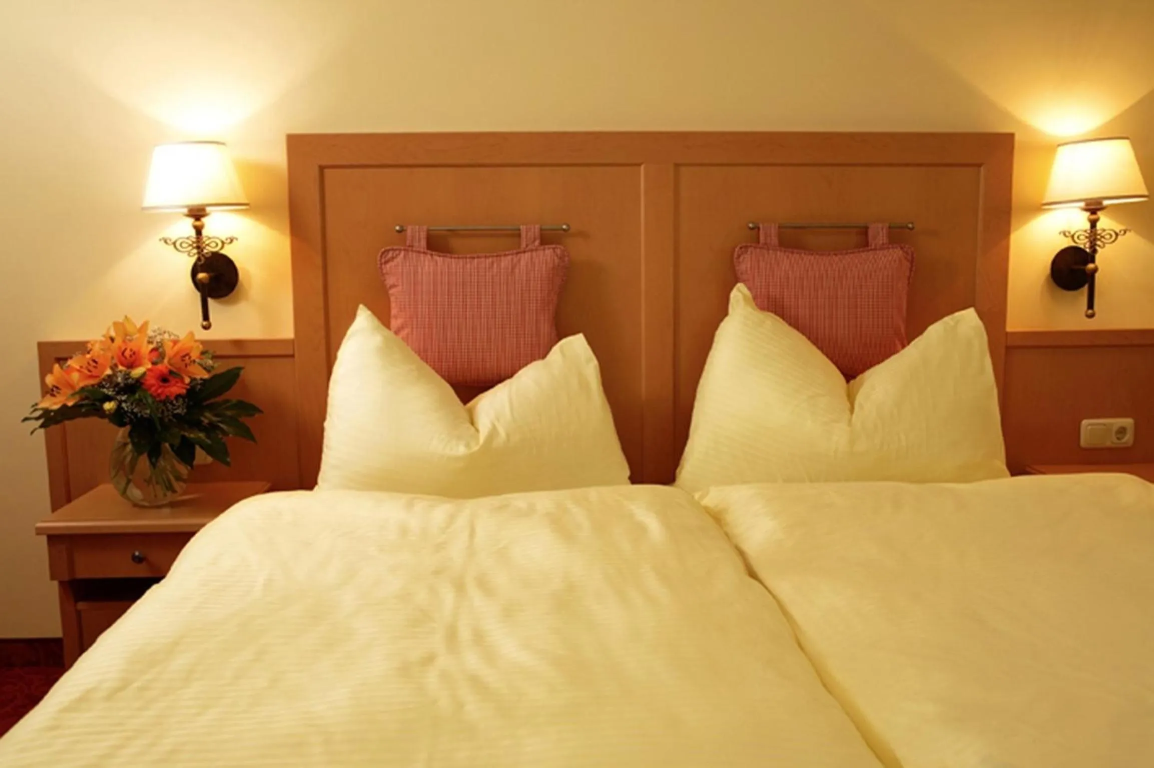 Shower, Bed in Hotel Wachau