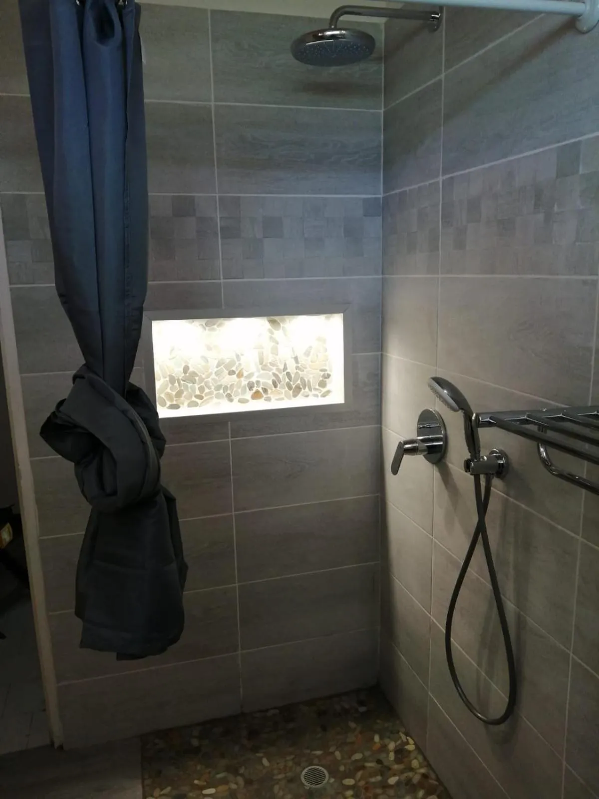 Shower in La villa les palmiers simplicité convivialité
