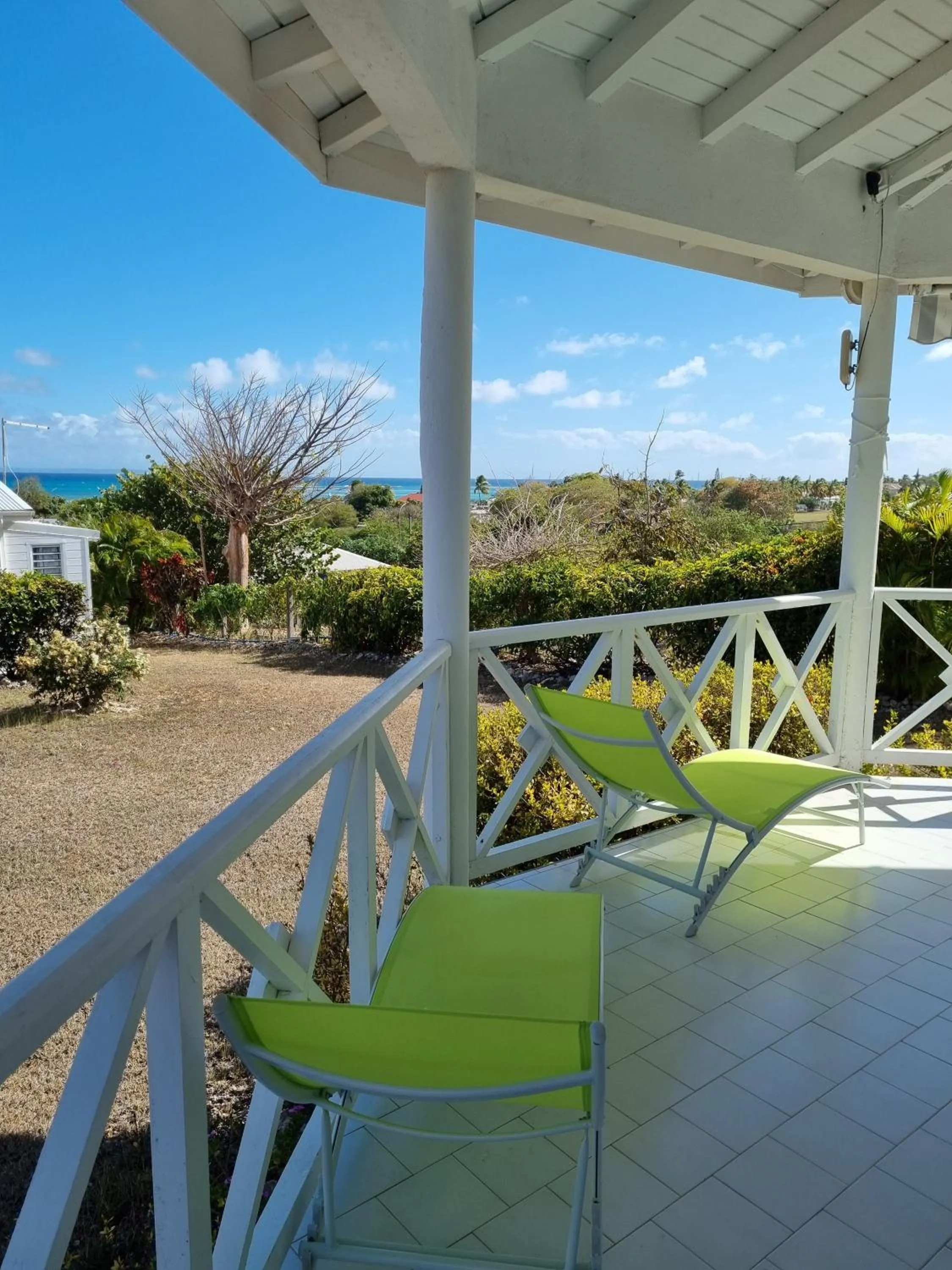 Sea view in La villa les palmiers simplicité convivialité