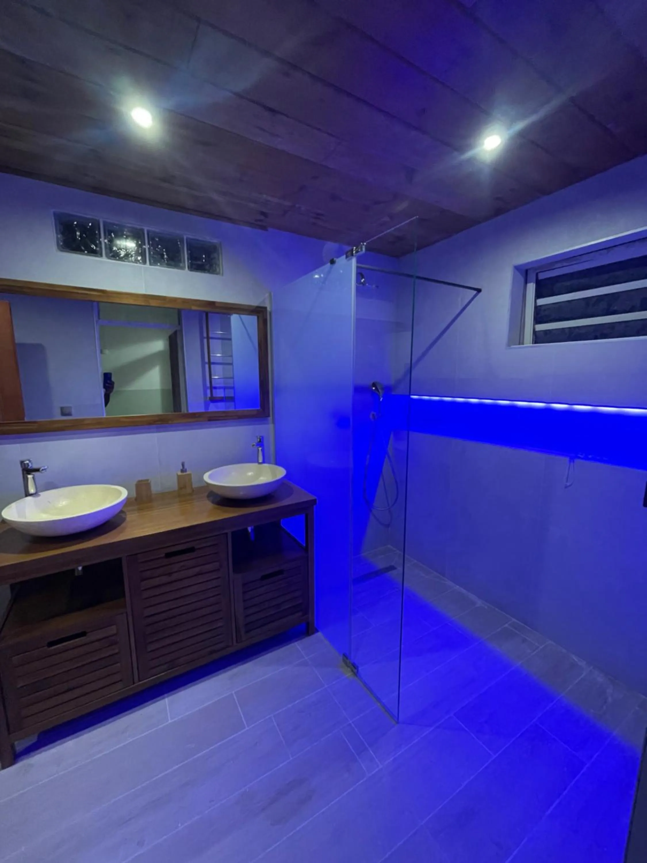 Bathroom in La villa les palmiers simplicité convivialité