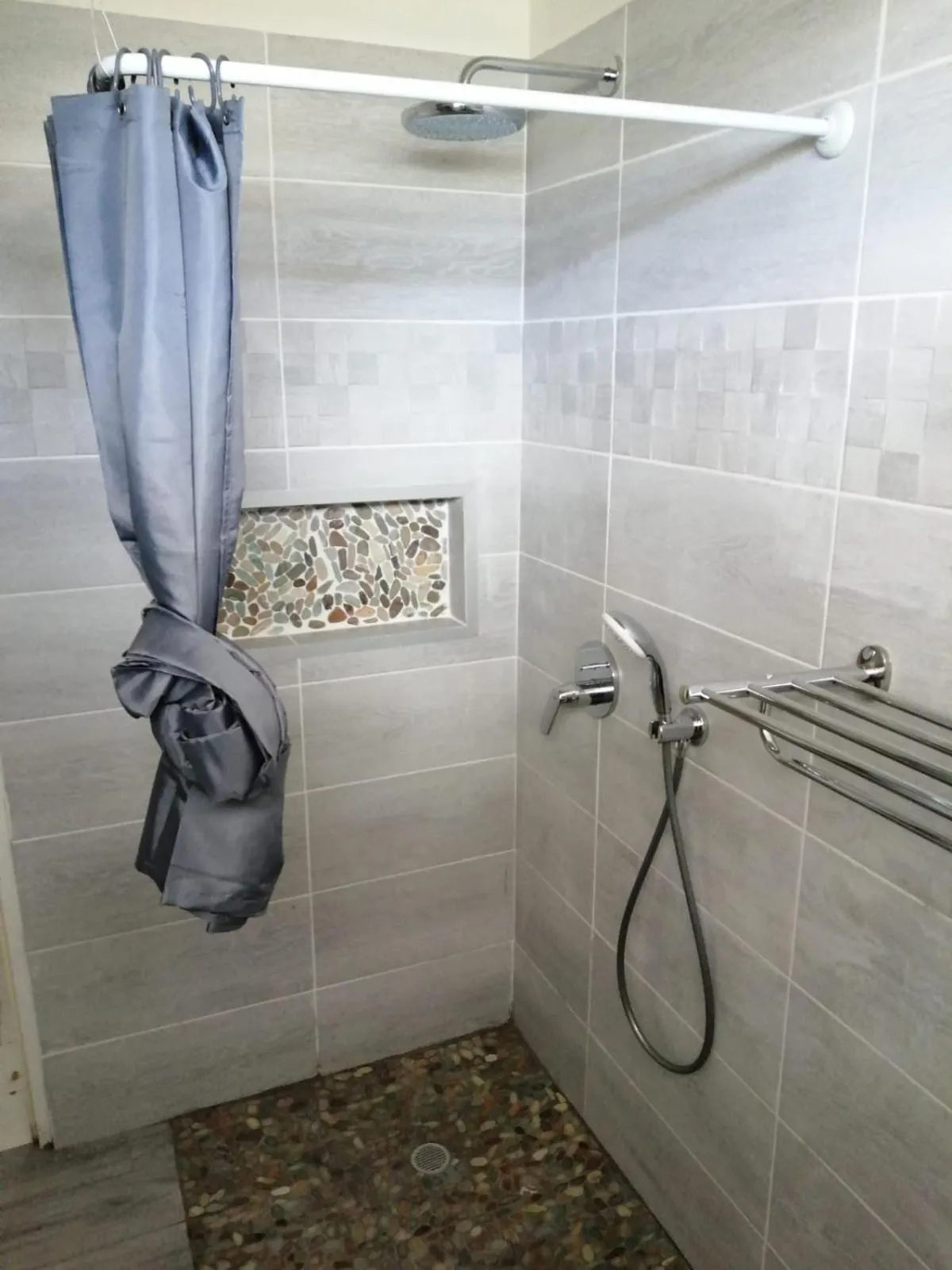 Shower in La villa les palmiers simplicité convivialité