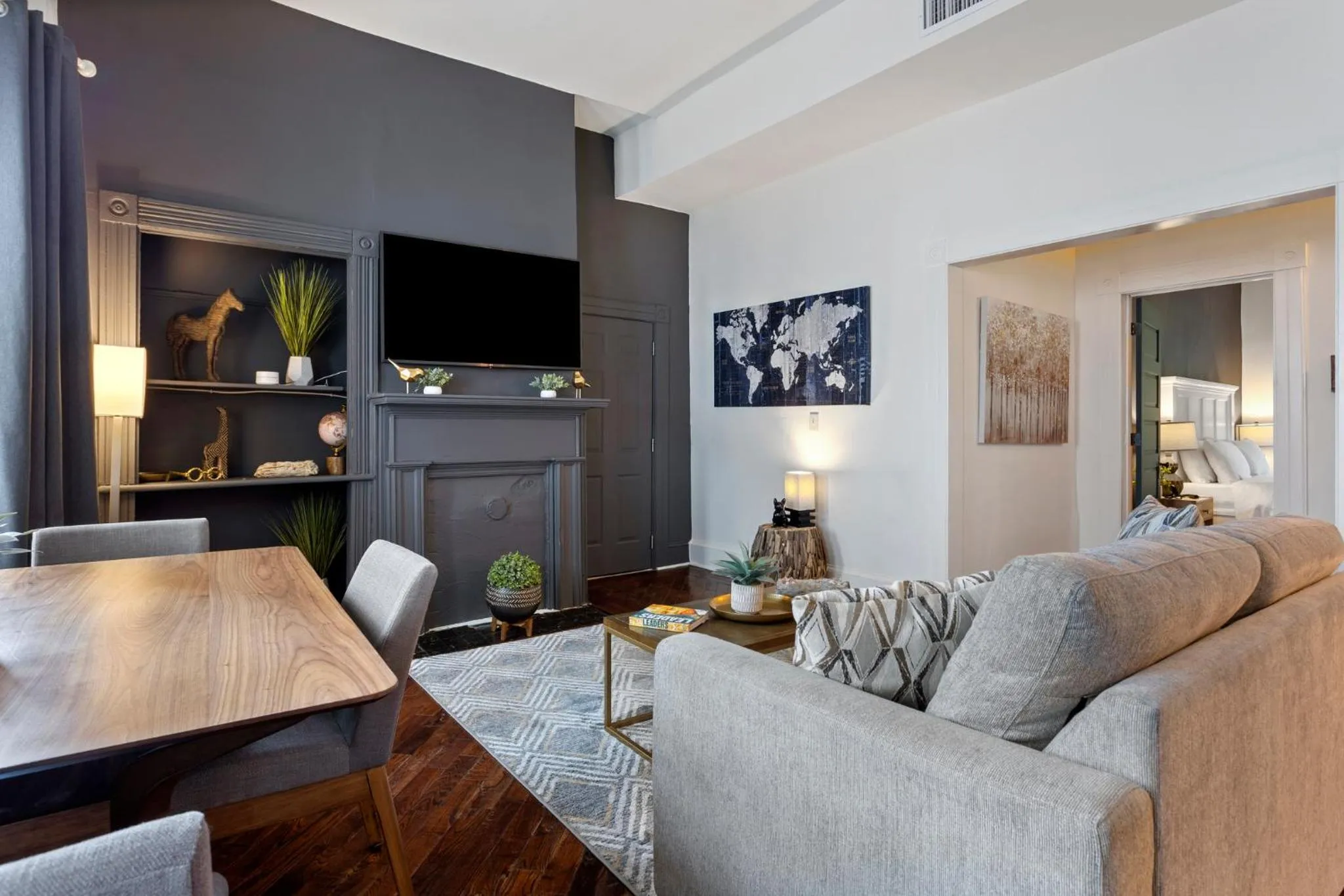 TV and multimedia in The Dobbs Atlanta Beltline - Luxury & Location, 1 Mile to Downtown Atlanta