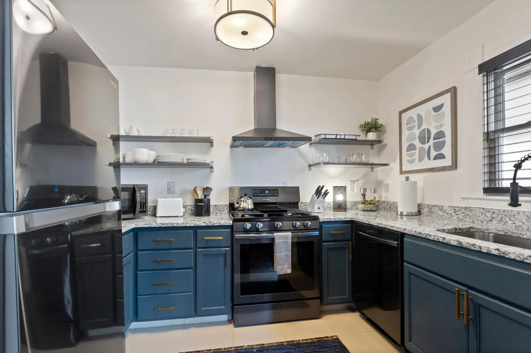 Kitchen or kitchenette in The Dobbs Atlanta Beltline - Luxury & Location, 1 Mile to Downtown Atlanta