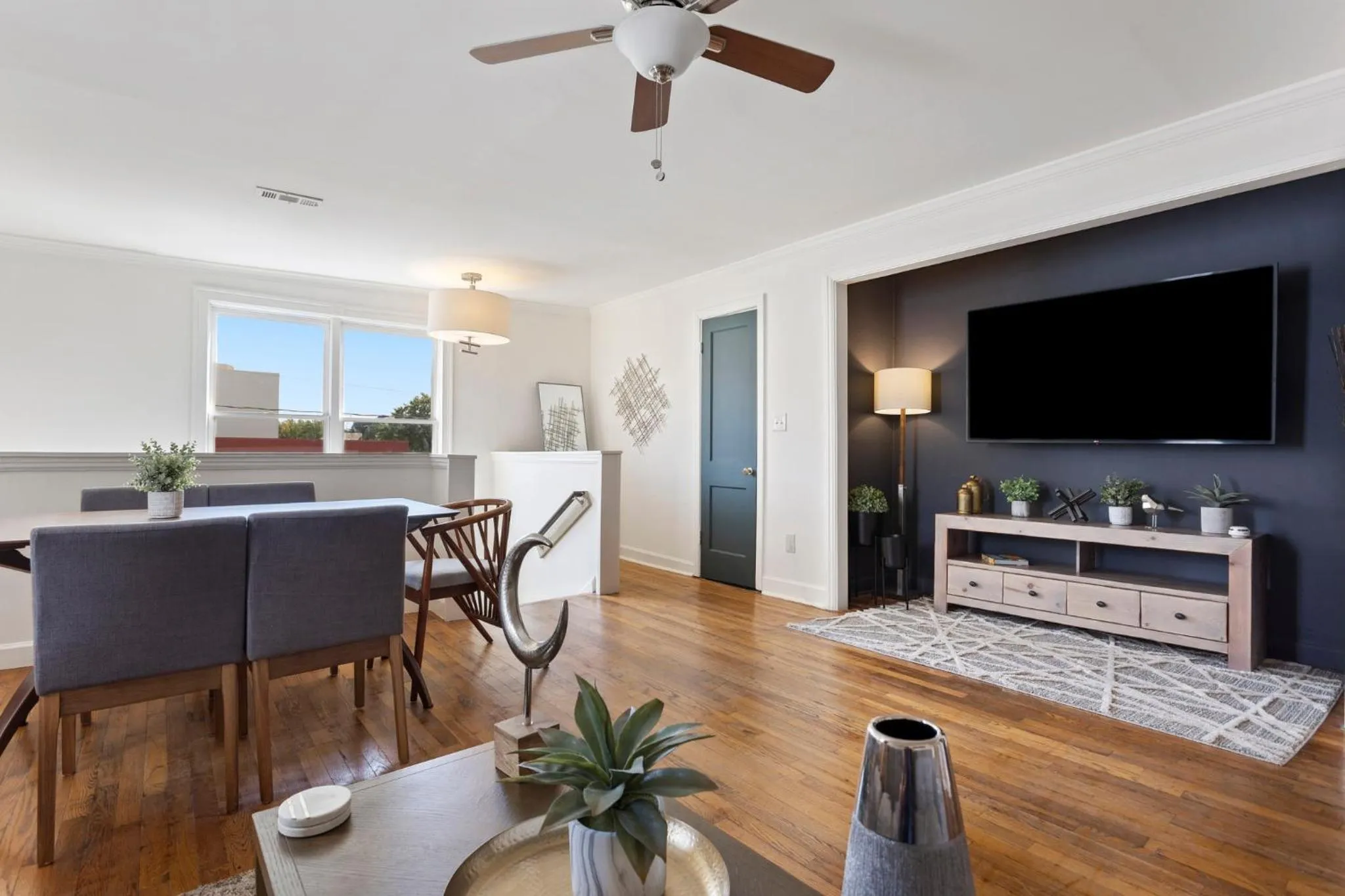 TV and multimedia in The Dobbs Atlanta Beltline - Luxury & Location, 1 Mile to Downtown Atlanta