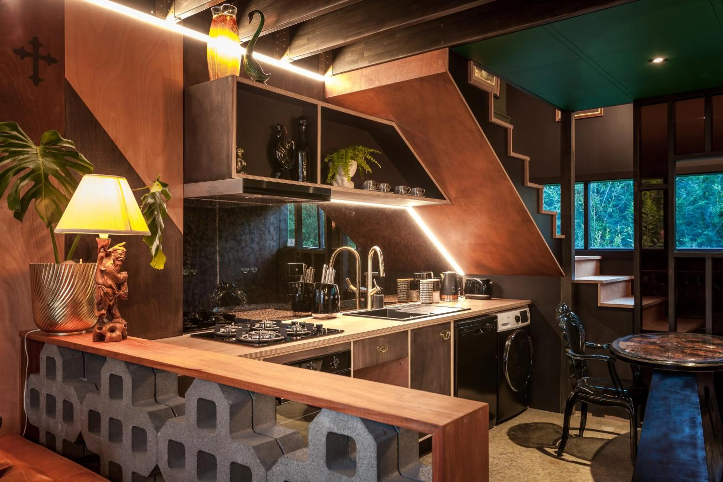Kitchen or kitchenette in The Barn, designers dream beach hideaway