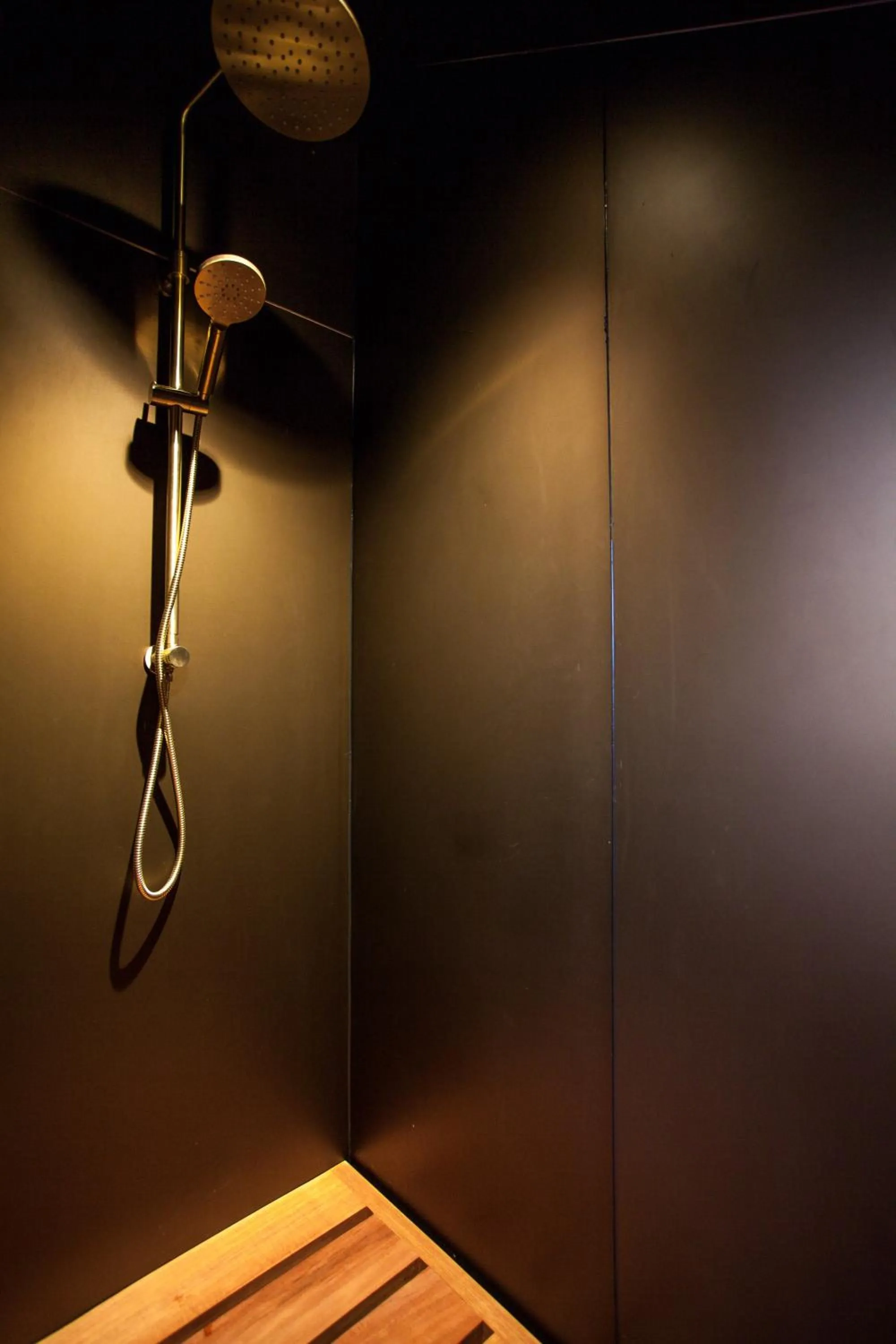 Shower in The Barn, designers dream beach hideaway
