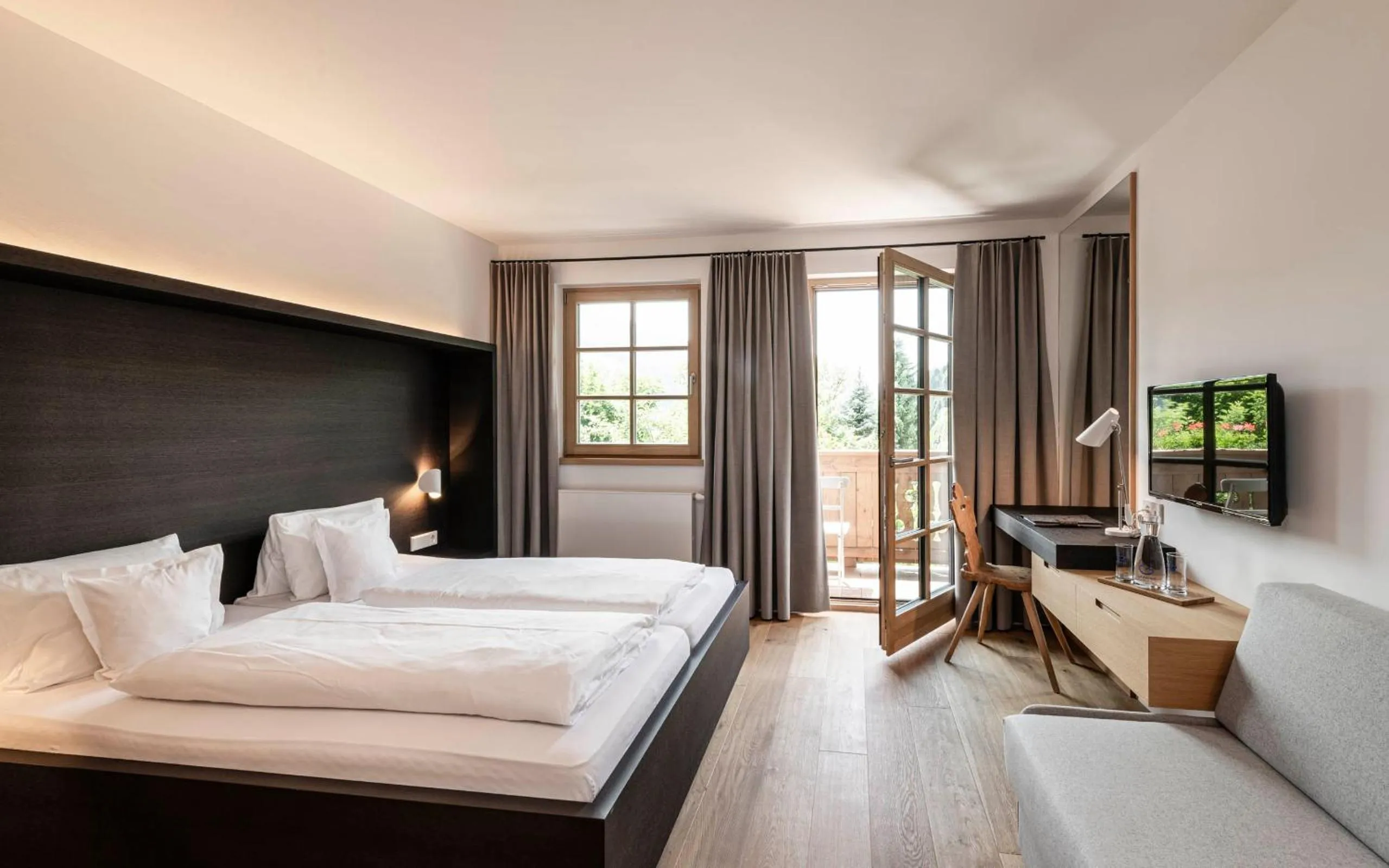 Photo of the whole room, Bed in Strasserwirt - Ansitz zu Tirol