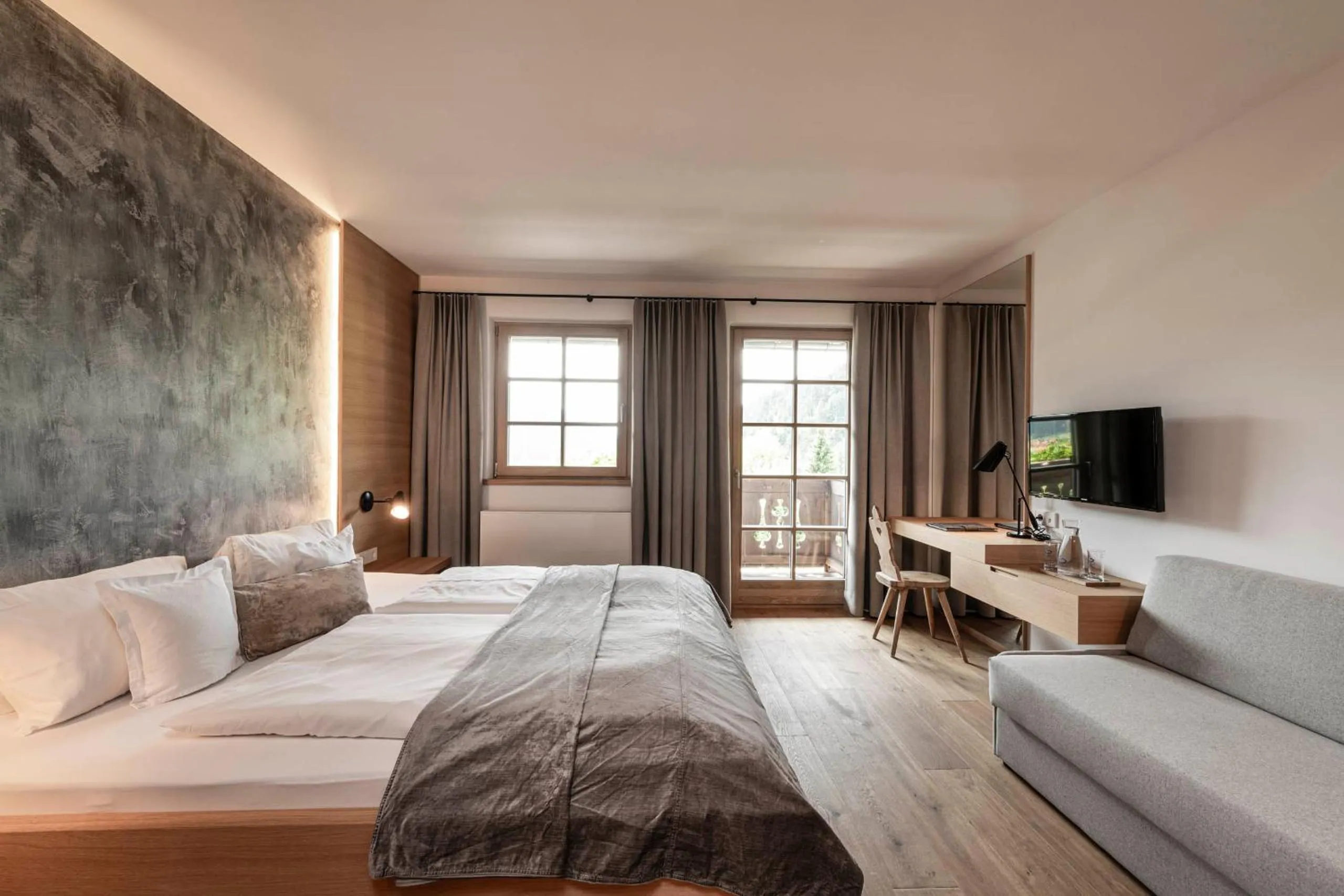 Photo of the whole room, Bed in Strasserwirt - Ansitz zu Tirol