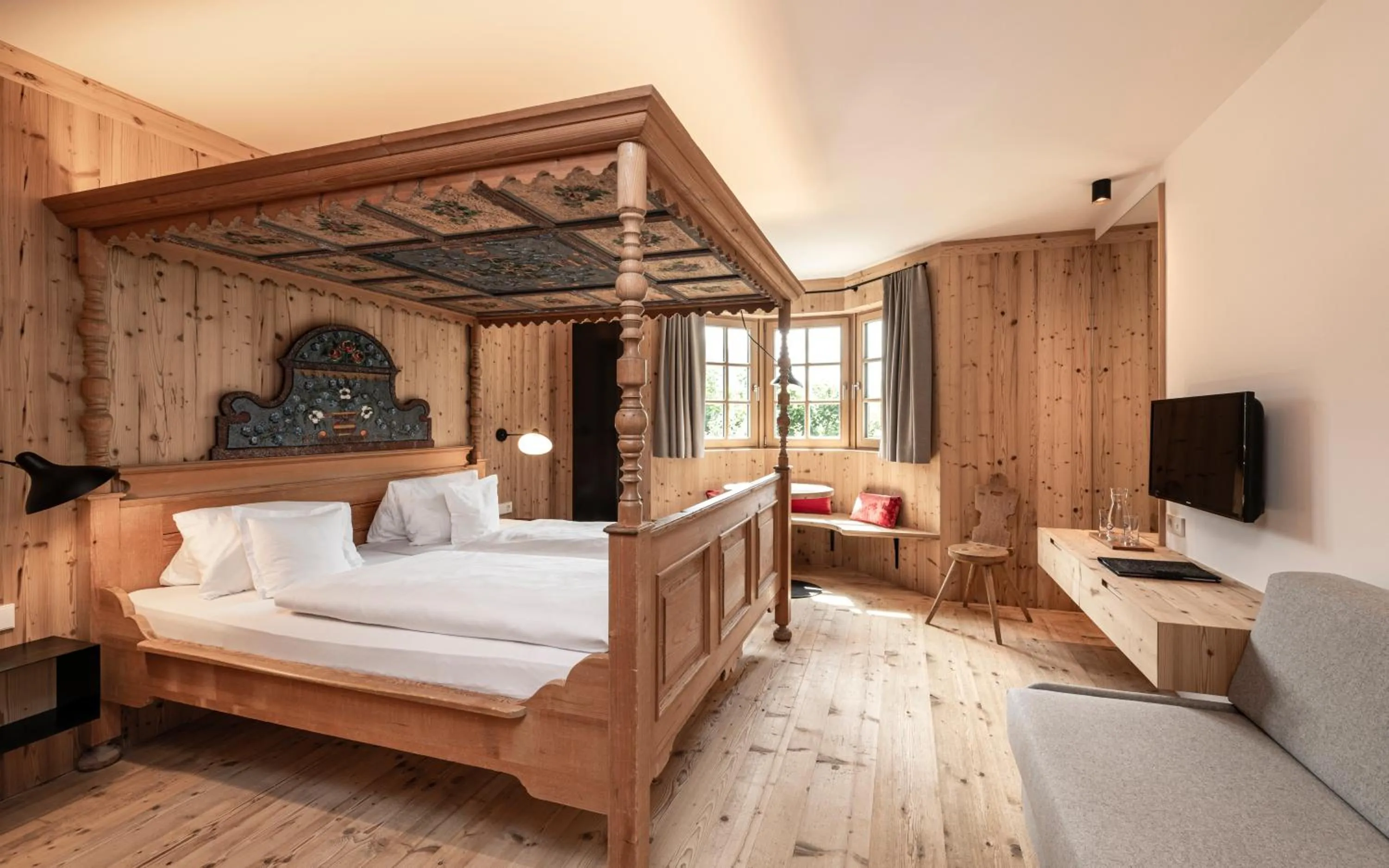 Photo of the whole room, Bed in Strasserwirt - Ansitz zu Tirol